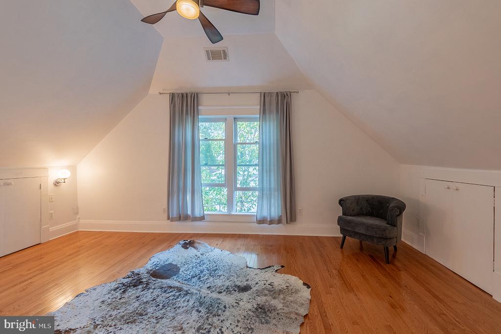 222 LOCUST ST, WARRENTON, Virginia 20186, 4 Bedrooms Bedrooms, ,2 BathroomsBathrooms,Residential,222 LOCUST ST,VAFQ2018226 MLS # VAFQ2018226