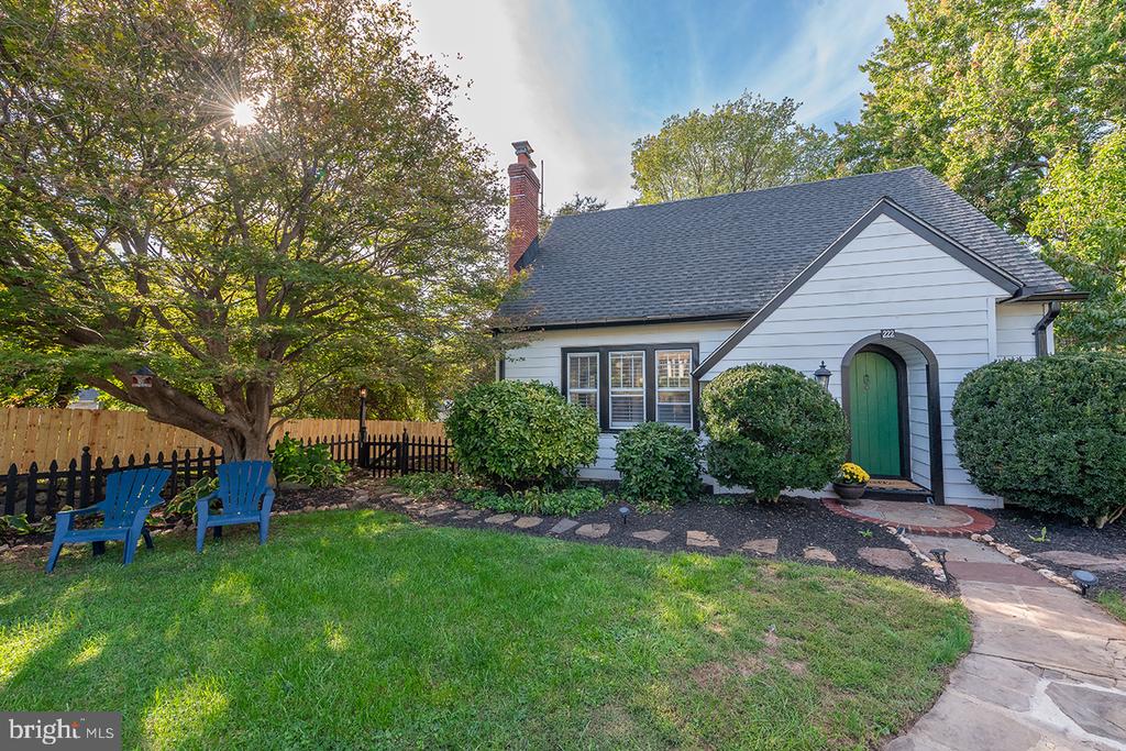 222 LOCUST ST, WARRENTON, Virginia 20186, 4 Bedrooms Bedrooms, ,2 BathroomsBathrooms,Residential,222 LOCUST ST,VAFQ2018226 MLS # VAFQ2018226