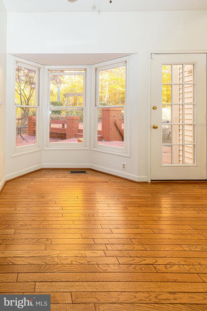 7981 OAK BRIDGE LN, FAIRFAX STATION, Virginia 22039, 4 Bedrooms Bedrooms, ,3 BathroomsBathrooms,Residential,For sale,7981 OAK BRIDGE LN,VAFX2262844 MLS # VAFX2262844