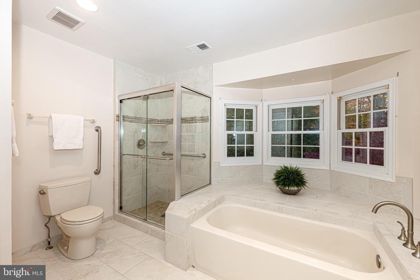 7981 OAK BRIDGE LN, FAIRFAX STATION, Virginia 22039, 4 Bedrooms Bedrooms, ,3 BathroomsBathrooms,Residential,For sale,7981 OAK BRIDGE LN,VAFX2262844 MLS # VAFX2262844