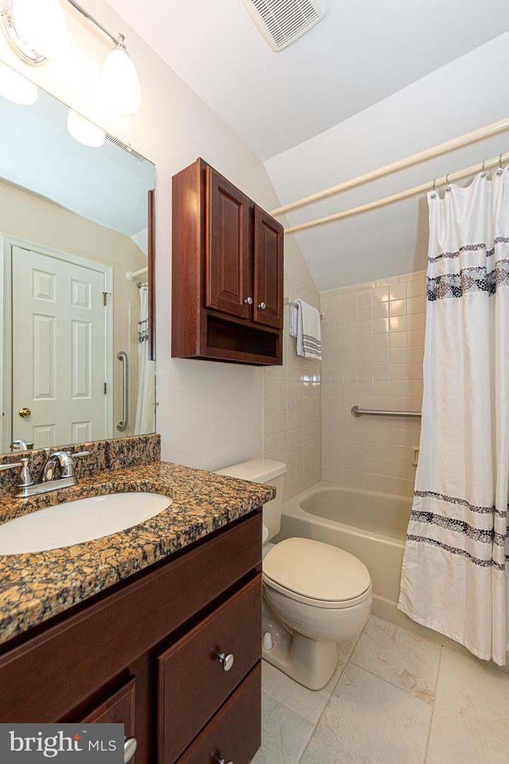 7981 OAK BRIDGE LN, FAIRFAX STATION, Virginia 22039, 4 Bedrooms Bedrooms, ,3 BathroomsBathrooms,Residential,For sale,7981 OAK BRIDGE LN,VAFX2262844 MLS # VAFX2262844