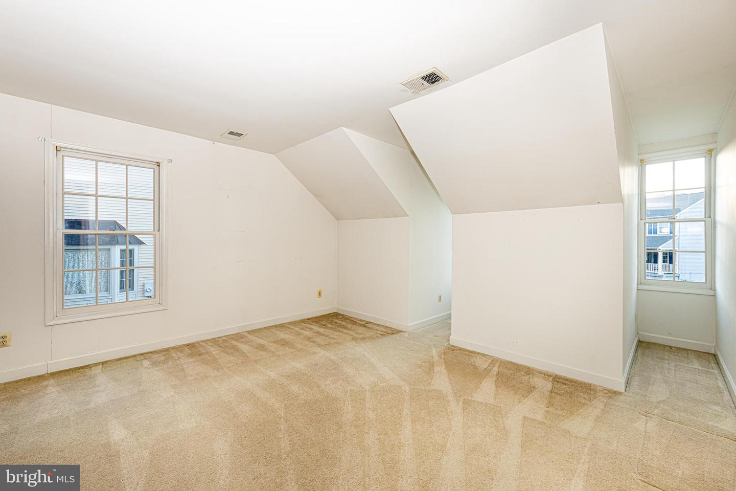 7981 OAK BRIDGE LN, FAIRFAX STATION, Virginia 22039, 4 Bedrooms Bedrooms, ,3 BathroomsBathrooms,Residential,For sale,7981 OAK BRIDGE LN,VAFX2262844 MLS # VAFX2262844