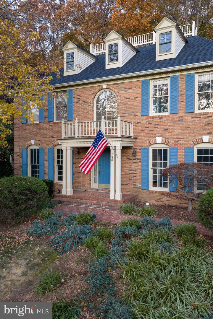 7981 OAK BRIDGE LN, FAIRFAX STATION, Virginia 22039, 4 Bedrooms Bedrooms, ,3 BathroomsBathrooms,Residential,For sale,7981 OAK BRIDGE LN,VAFX2262844 MLS # VAFX2262844