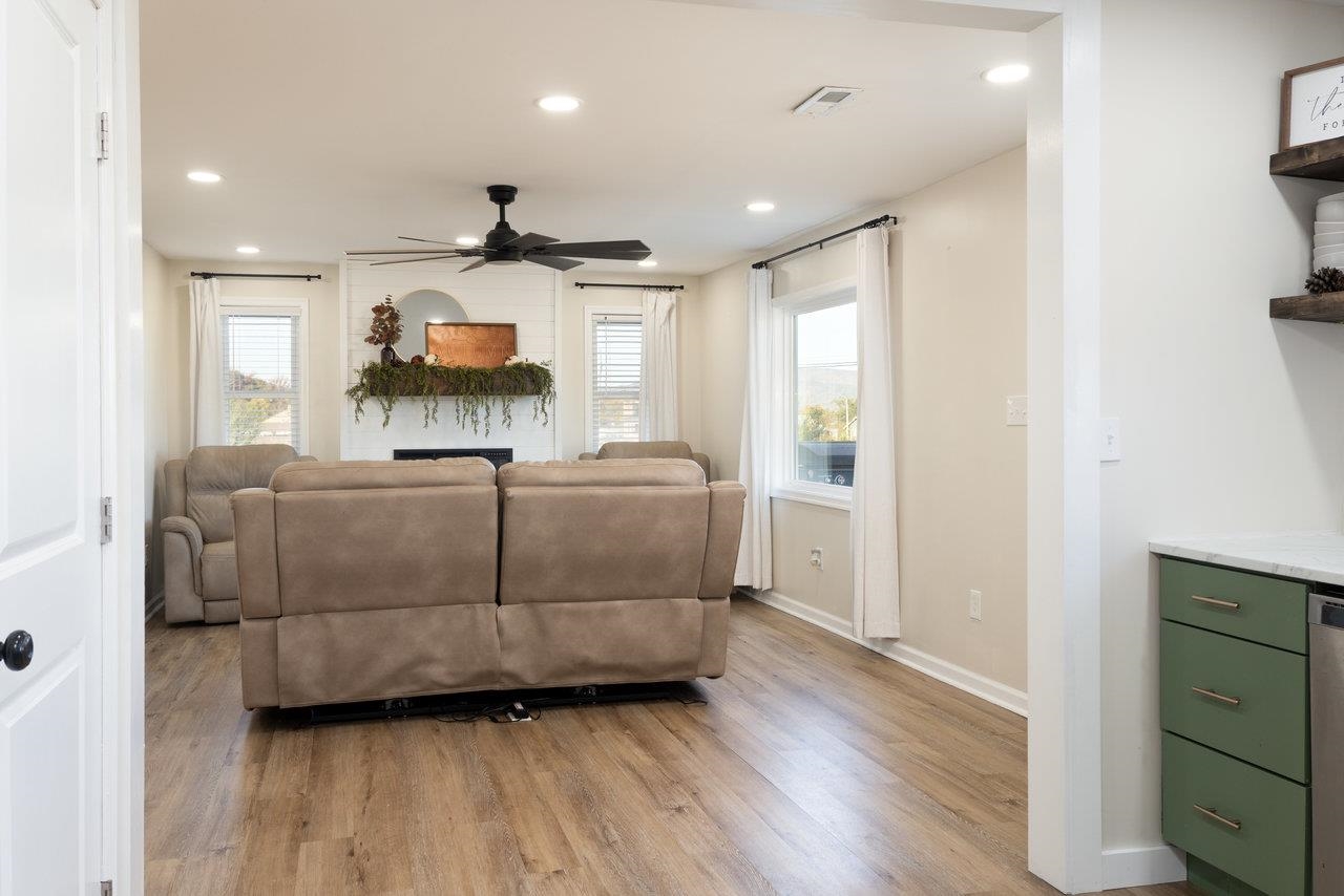 2290 NEWTOWN RD, ELKTON, Virginia 22827, 3 Bedrooms Bedrooms, ,1 BathroomBathrooms,Residential,2290 NEWTOWN RD,670374 MLS # 670374 2290 NEWTOWN RD, ELKTON, Virginia 22827, 3 Bedrooms Bedrooms, ,1 BathroomBathrooms,Residential,2290 NEWTOWN RD,670374 MLS # 670374