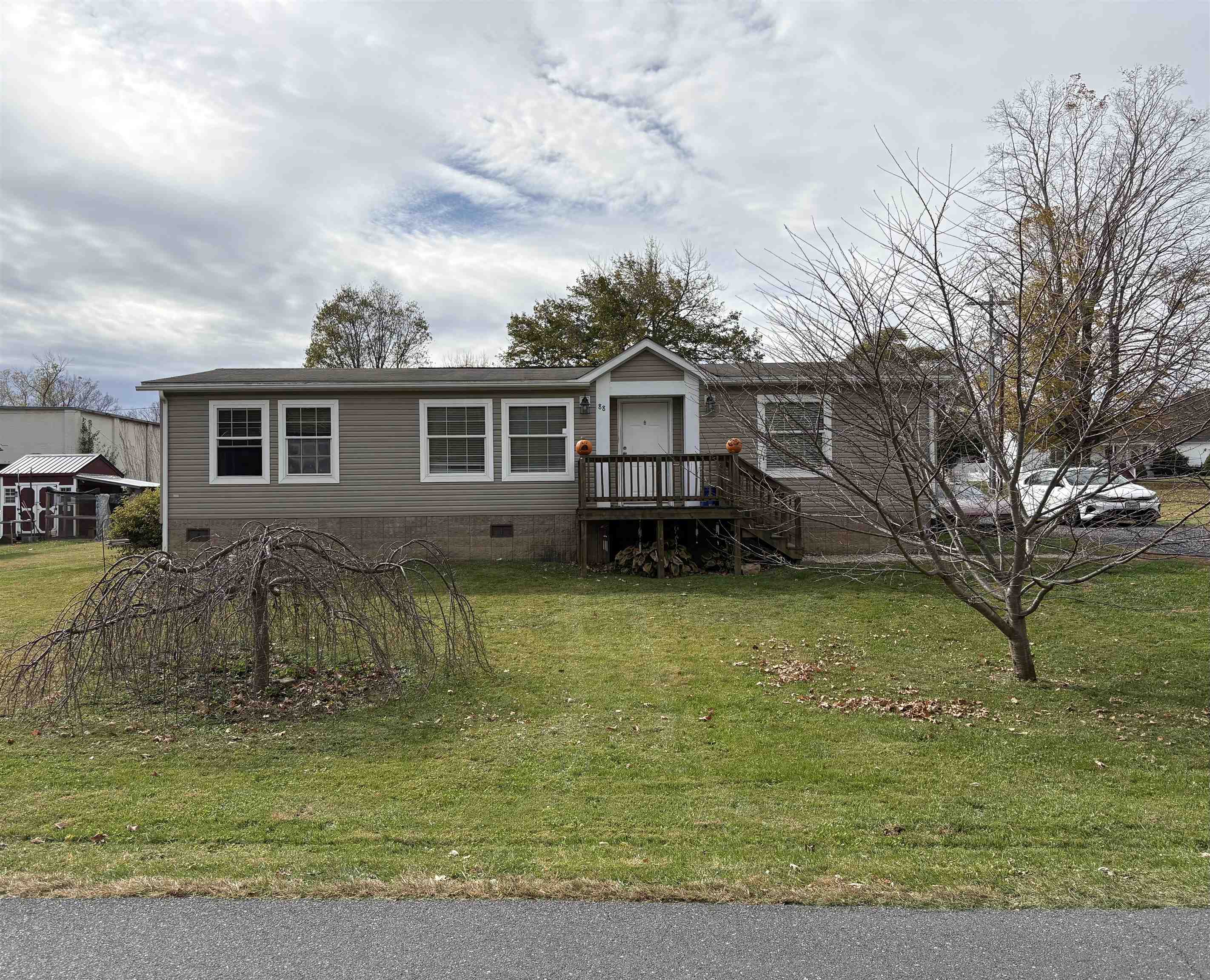 88 N POPLAR AVE, CRAIGSVILLE, Virginia 24430, 3 Bedrooms Bedrooms, ,2 BathroomsBathrooms,Residential,88 N POPLAR AVE,670897 MLS # 670897