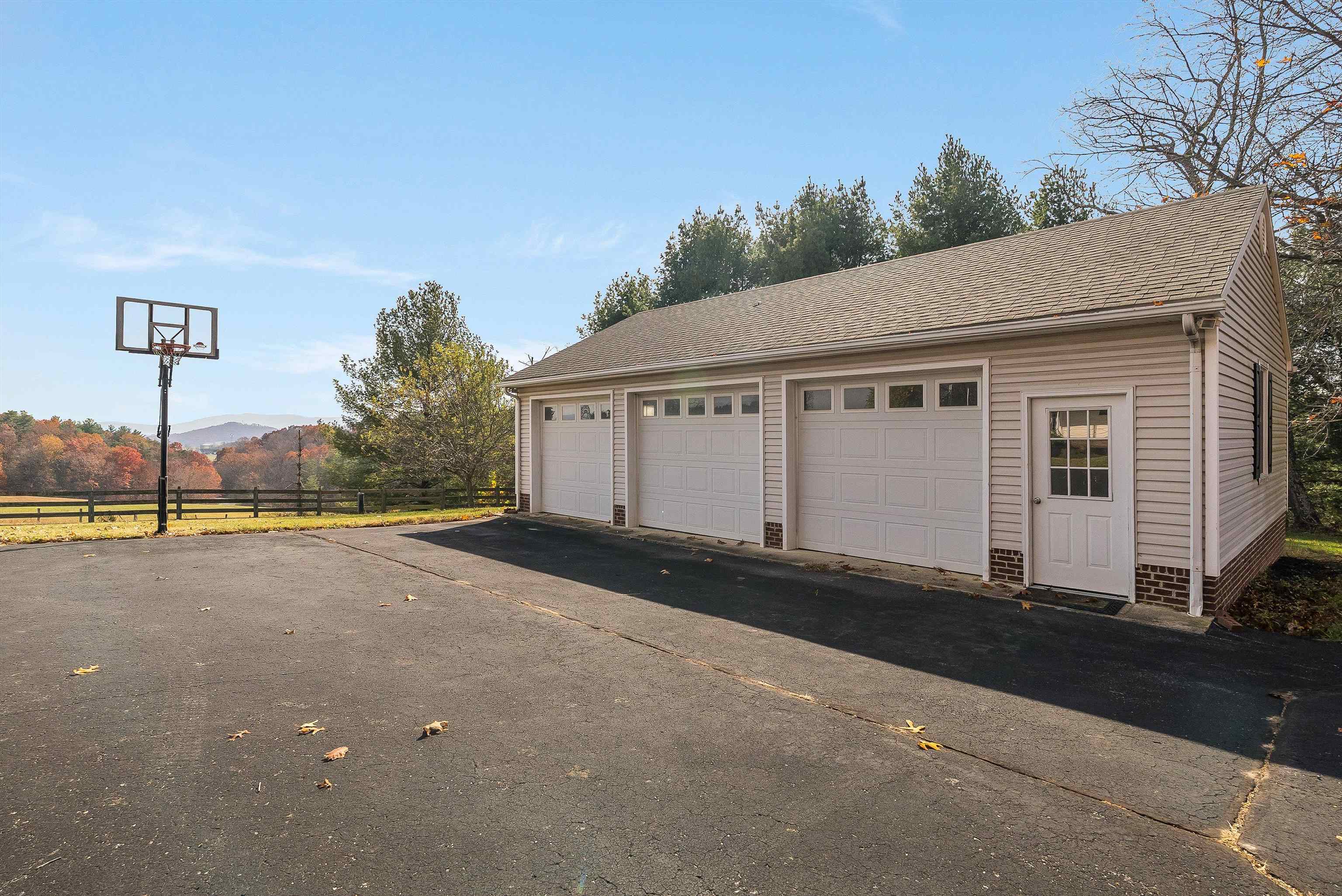 746 CHRISTIANS CREEK RD, STAUNTON, Virginia 24401, 4 Bedrooms Bedrooms, ,2 BathroomsBathrooms,Residential,746 CHRISTIANS CREEK RD,670898 MLS # 670898 746 CHRISTIANS CREEK RD, STAUNTON, Virginia 24401, 4 Bedrooms Bedrooms, ,2 BathroomsBathrooms,Residential,746 CHRISTIANS CREEK RD,670898 MLS # 670898