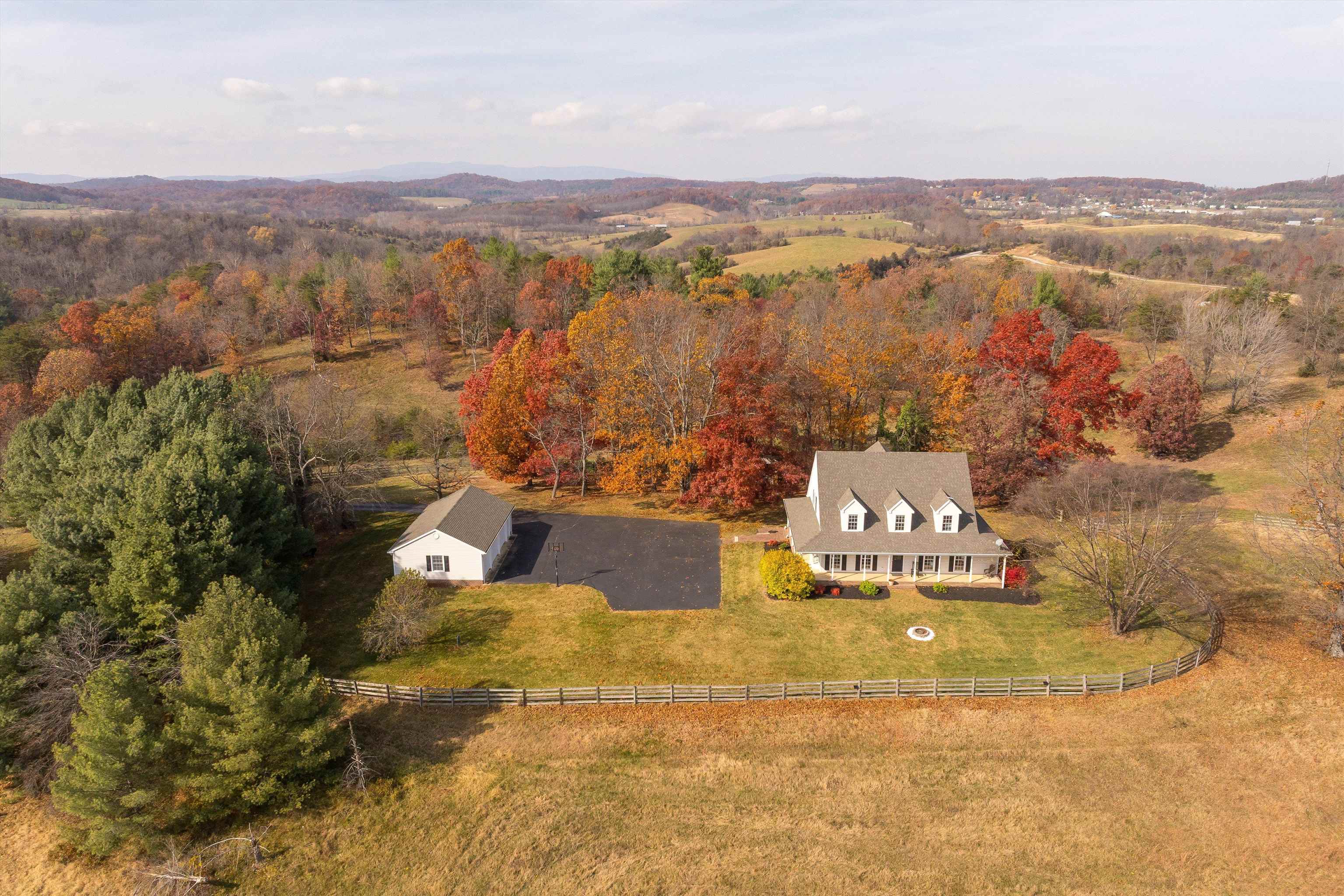 746 CHRISTIANS CREEK RD, STAUNTON, Virginia 24401, 4 Bedrooms Bedrooms, ,2 BathroomsBathrooms,Residential,746 CHRISTIANS CREEK RD,670898 MLS # 670898 746 CHRISTIANS CREEK RD, STAUNTON, Virginia 24401, 4 Bedrooms Bedrooms, ,2 BathroomsBathrooms,Residential,746 CHRISTIANS CREEK RD,670898 MLS # 670898