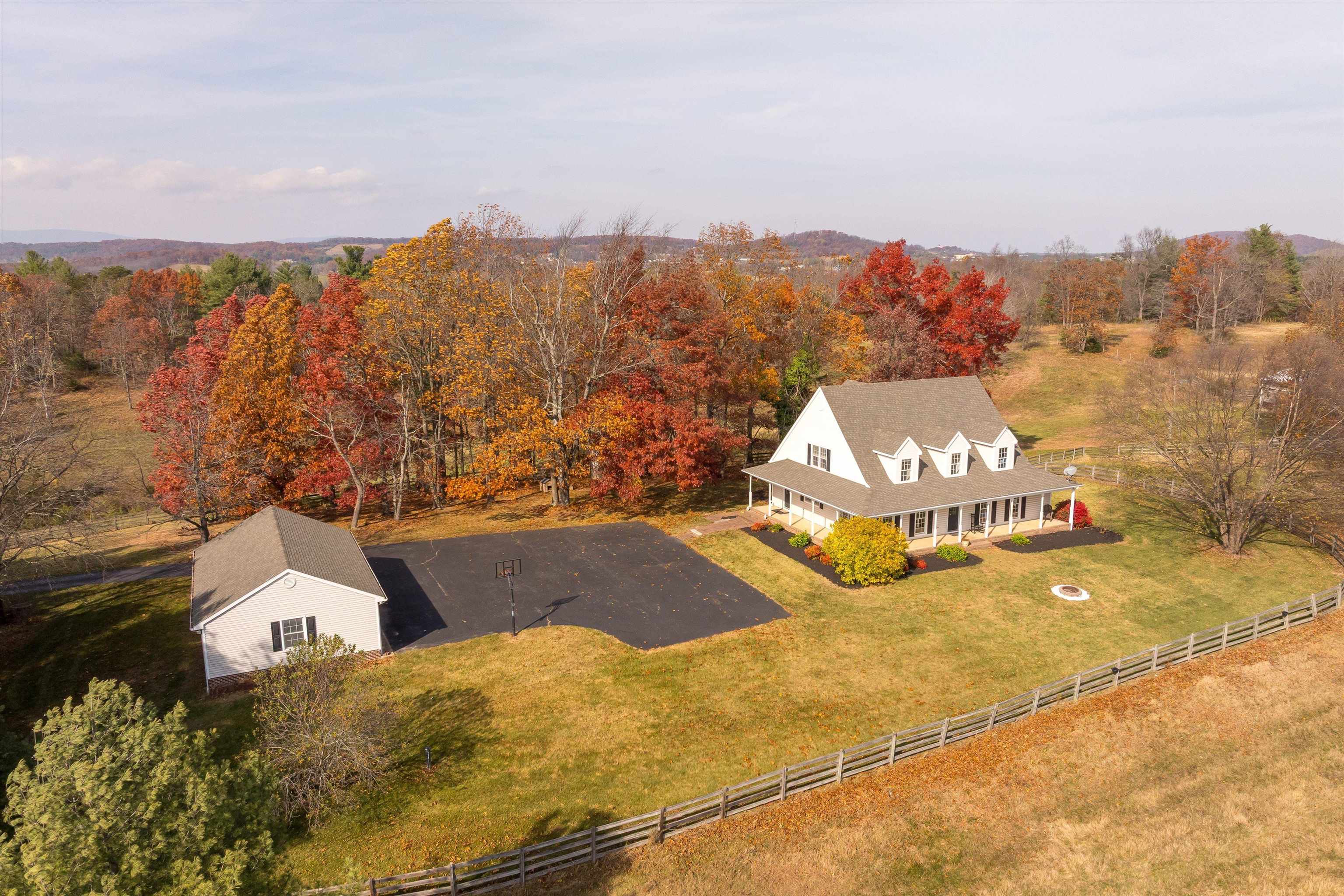 746 CHRISTIANS CREEK RD, STAUNTON, Virginia 24401, 4 Bedrooms Bedrooms, ,2 BathroomsBathrooms,Residential,746 CHRISTIANS CREEK RD,670898 MLS # 670898 746 CHRISTIANS CREEK RD, STAUNTON, Virginia 24401, 4 Bedrooms Bedrooms, ,2 BathroomsBathrooms,Residential,746 CHRISTIANS CREEK RD,670898 MLS # 670898