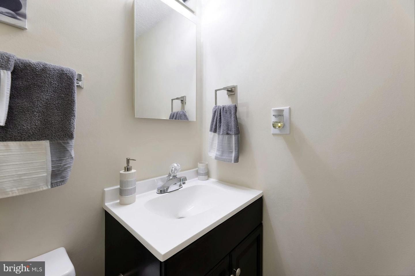 10297 WOODMONT CT, MANASSAS, Virginia 20110, 4 Bedrooms Bedrooms, 12 Rooms Rooms,2 BathroomsBathrooms,Residential,For sale,10297 WOODMONT CT,VAMN2009652 MLS # VAMN2009652