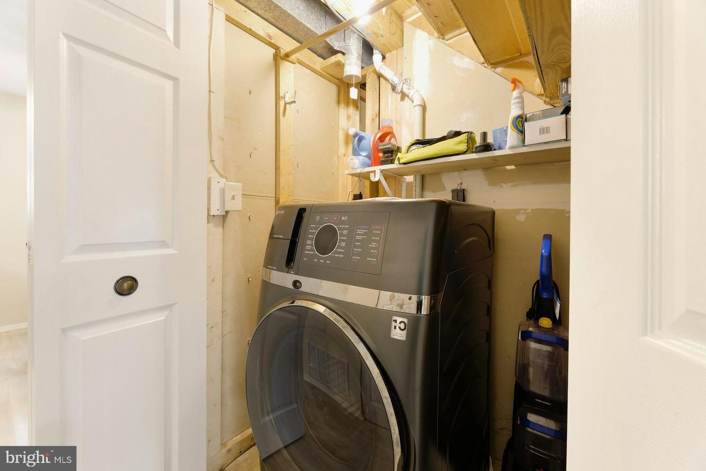 10297 WOODMONT CT, MANASSAS, Virginia 20110, 4 Bedrooms Bedrooms, 12 Rooms Rooms,2 BathroomsBathrooms,Residential,For sale,10297 WOODMONT CT,VAMN2009652 MLS # VAMN2009652