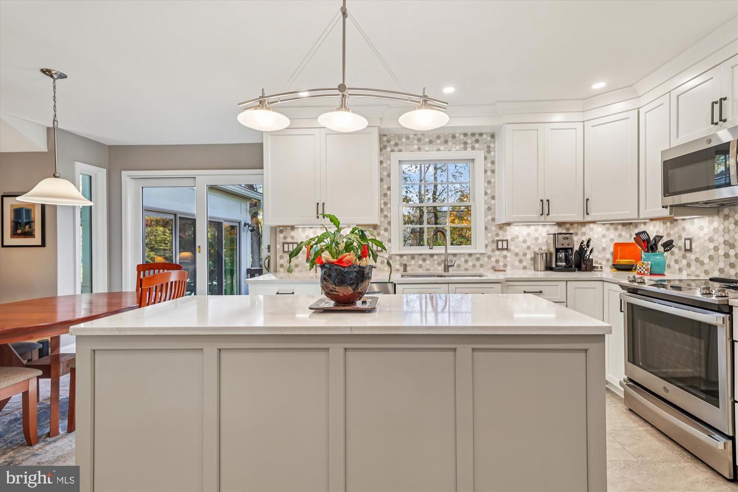 5608 DOOLITTLE ST, BURKE, Virginia 22015, 4 Bedrooms Bedrooms, ,3 BathroomsBathrooms,Residential,For sale,5608 DOOLITTLE ST,VAFX2278234 MLS # VAFX2278234 5608 DOOLITTLE ST, BURKE, Virginia 22015, 4 Bedrooms Bedrooms, ,3 BathroomsBathrooms,Residential,For sale,5608 DOOLITTLE ST,VAFX2278234 MLS # VAFX2278234