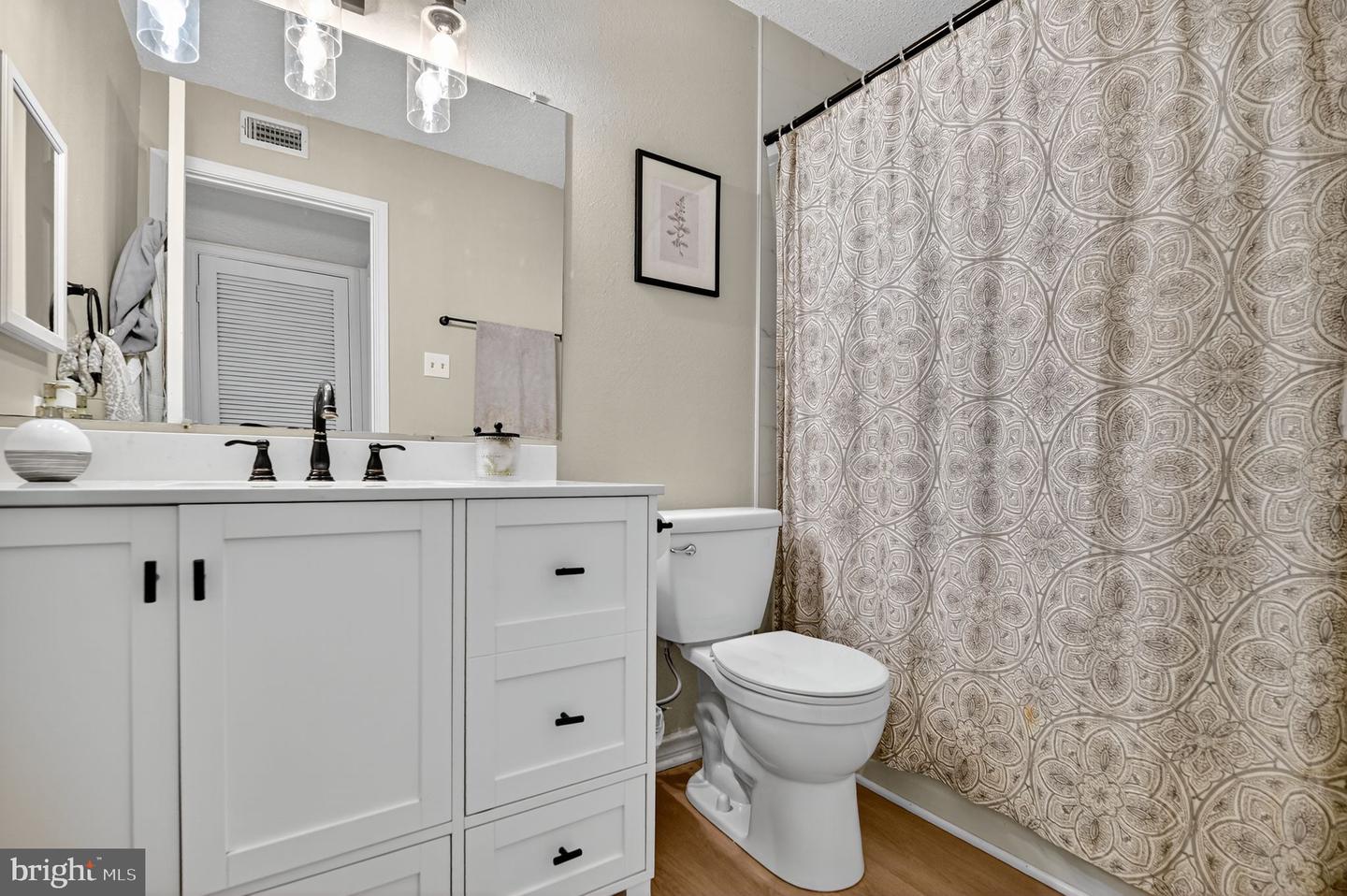 1530 LINCOLN WAY #302, MCLEAN, Virginia 22102, 1 Bedroom Bedrooms, ,1 BathroomBathrooms,Residential,For sale,1530 LINCOLN WAY #302,VAFX2278394 MLS # VAFX2278394