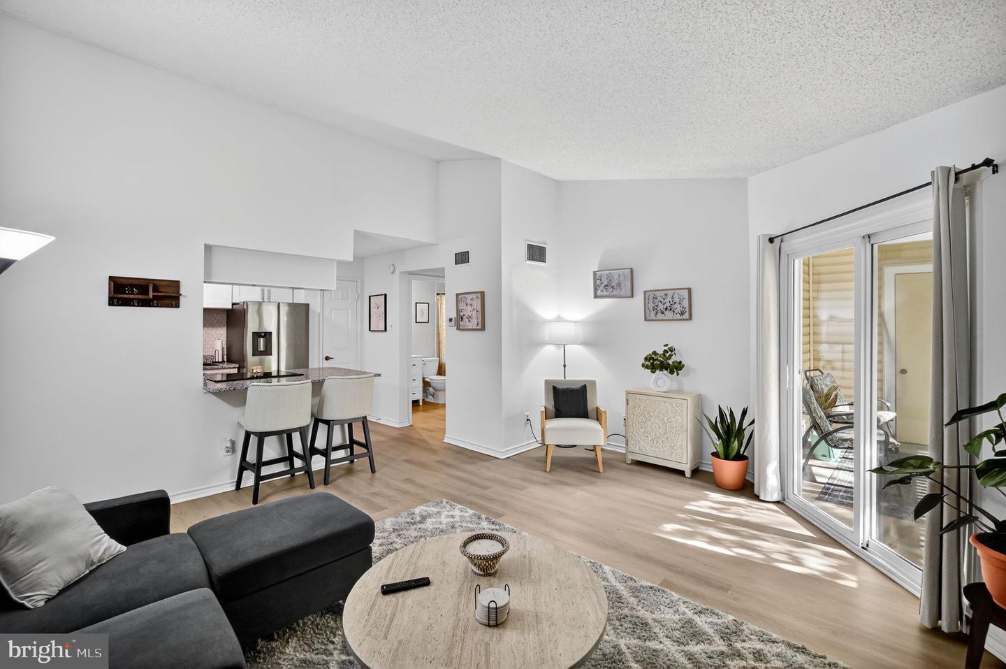 1530 LINCOLN WAY #302, MCLEAN, Virginia 22102, 1 Bedroom Bedrooms, ,1 BathroomBathrooms,Residential,For sale,1530 LINCOLN WAY #302,VAFX2278394 MLS # VAFX2278394