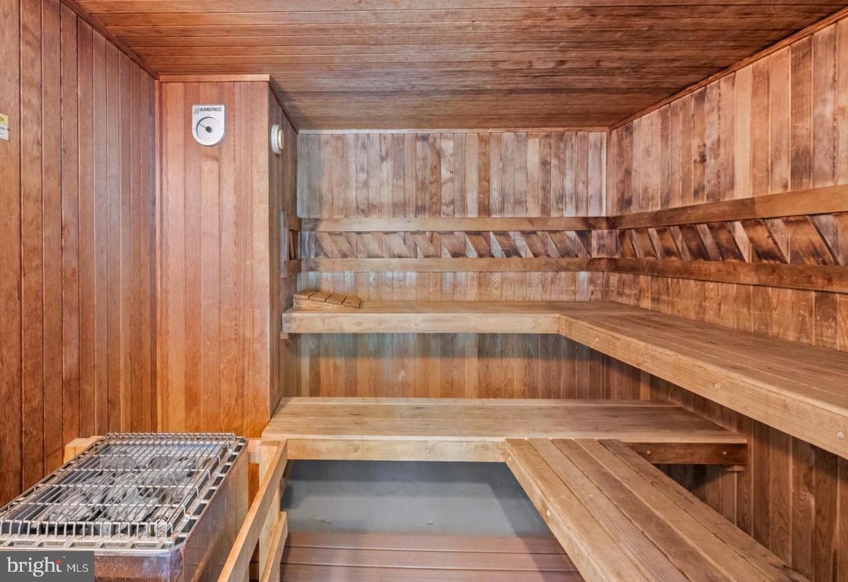 1530 LINCOLN WAY #302, MCLEAN, Virginia 22102, 1 Bedroom Bedrooms, ,1 BathroomBathrooms,Residential,For sale,1530 LINCOLN WAY #302,VAFX2278394 MLS # VAFX2278394