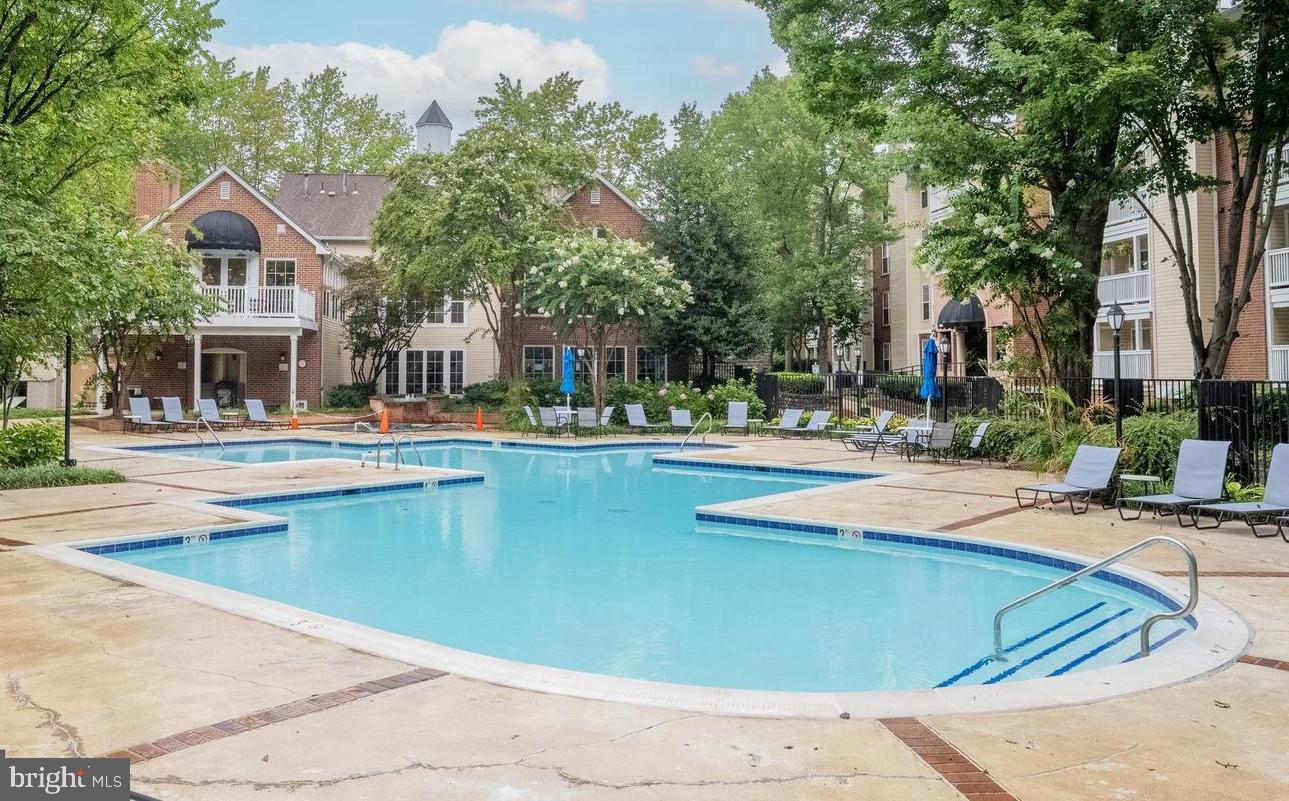 1530 LINCOLN WAY #302, MCLEAN, Virginia 22102, 1 Bedroom Bedrooms, ,1 BathroomBathrooms,Residential,For sale,1530 LINCOLN WAY #302,VAFX2278394 MLS # VAFX2278394