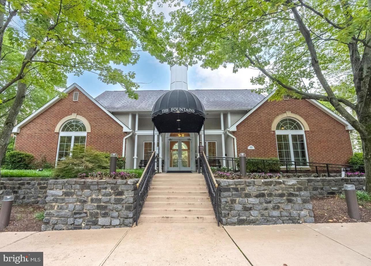 1530 LINCOLN WAY #302, MCLEAN, Virginia 22102, 1 Bedroom Bedrooms, ,1 BathroomBathrooms,Residential,For sale,1530 LINCOLN WAY #302,VAFX2278394 MLS # VAFX2278394