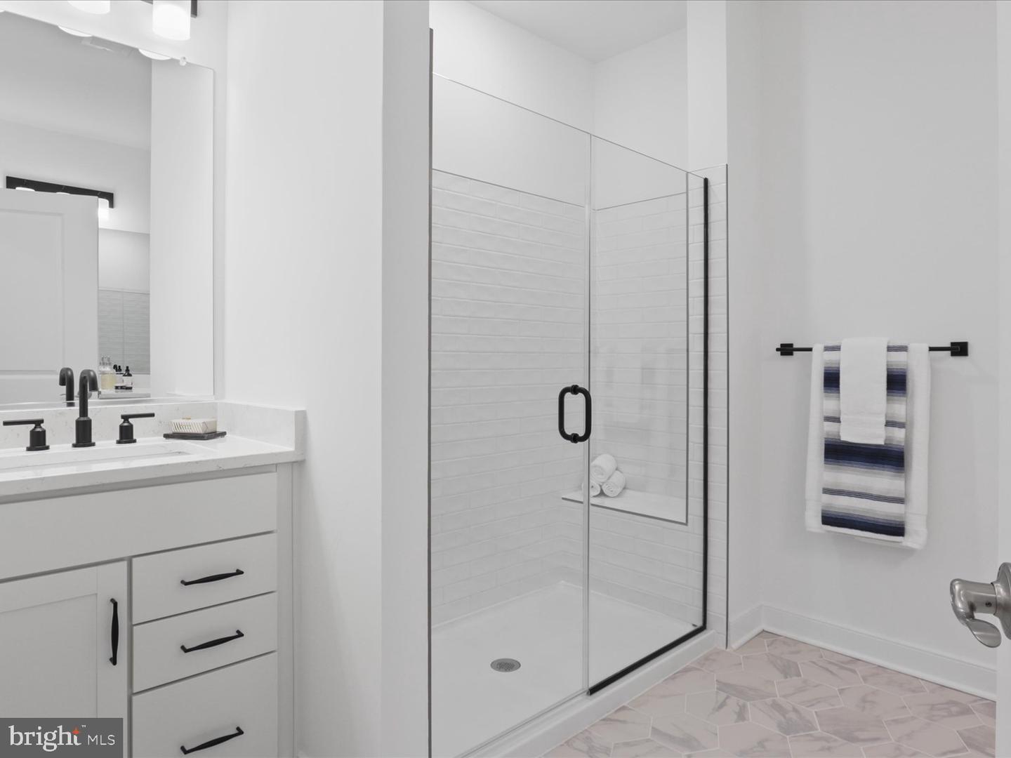 21731 DOVEKIE TER #205, ASHBURN, Virginia 20147, 2 Bedrooms Bedrooms, ,2 BathroomsBathrooms,Residential,For sale,21731 DOVEKIE TER #205,VALO2110824 MLS # VALO2110824