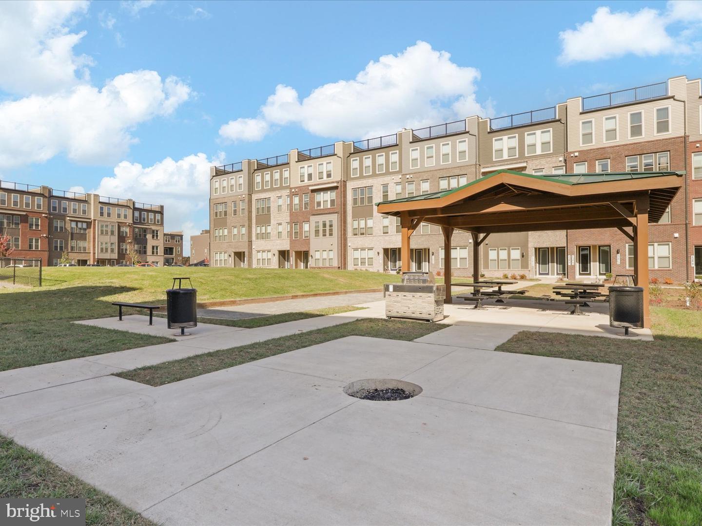 21731 DOVEKIE TER #205, ASHBURN, Virginia 20147, 2 Bedrooms Bedrooms, ,2 BathroomsBathrooms,Residential,For sale,21731 DOVEKIE TER #205,VALO2110824 MLS # VALO2110824