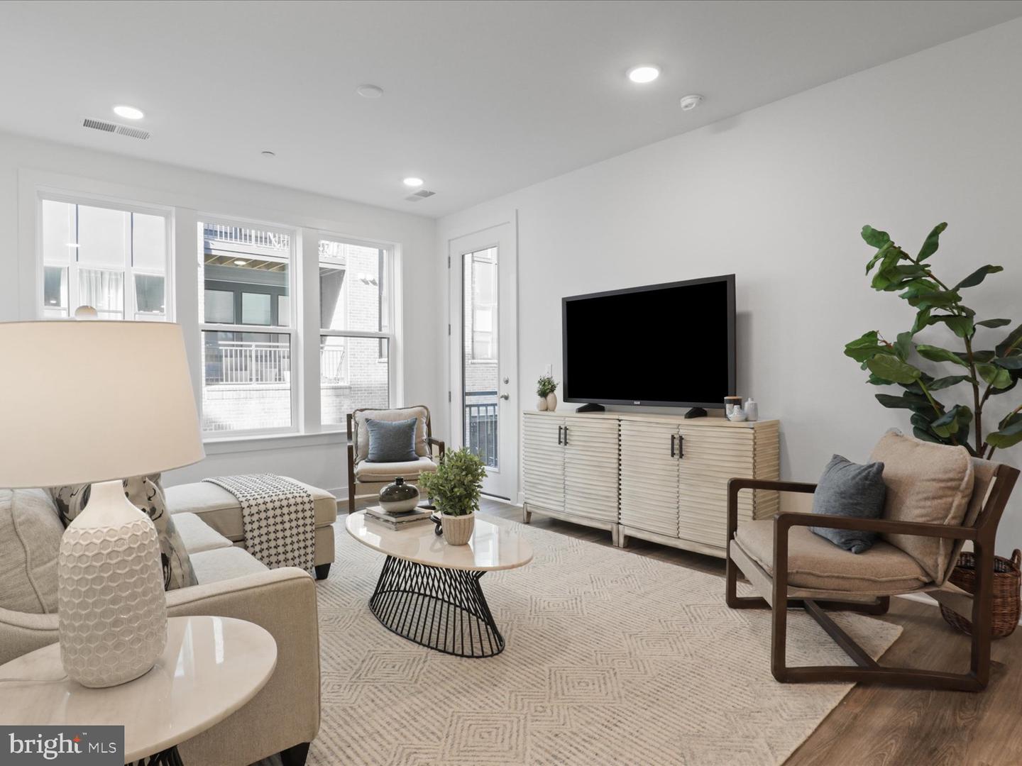 21731 DOVEKIE TER #205, ASHBURN, Virginia 20147, 2 Bedrooms Bedrooms, ,2 BathroomsBathrooms,Residential,For sale,21731 DOVEKIE TER #205,VALO2110824 MLS # VALO2110824