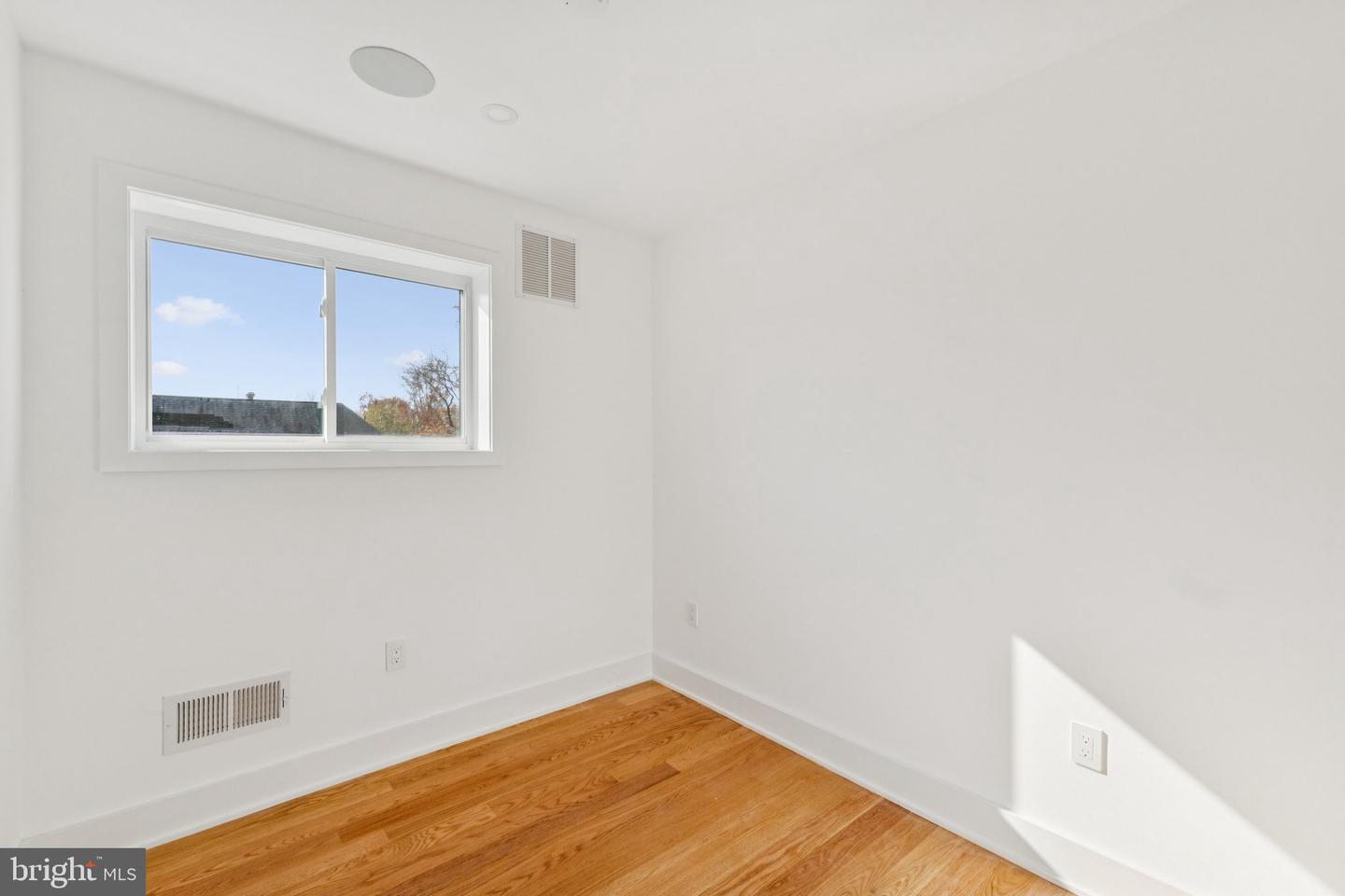 7521 9TH ST NW, WASHINGTON, District Of Columbia 20012, 4 Bedrooms Bedrooms, ,2 BathroomsBathrooms,Residential,For sale,7521 9TH ST NW,DCDC2231050 MLS # DCDC2231050 7521 9TH ST NW, WASHINGTON, District Of Columbia 20012, 4 Bedrooms Bedrooms, ,2 BathroomsBathrooms,Residential,For sale,7521 9TH ST NW,DCDC2231050 MLS # DCDC2231050