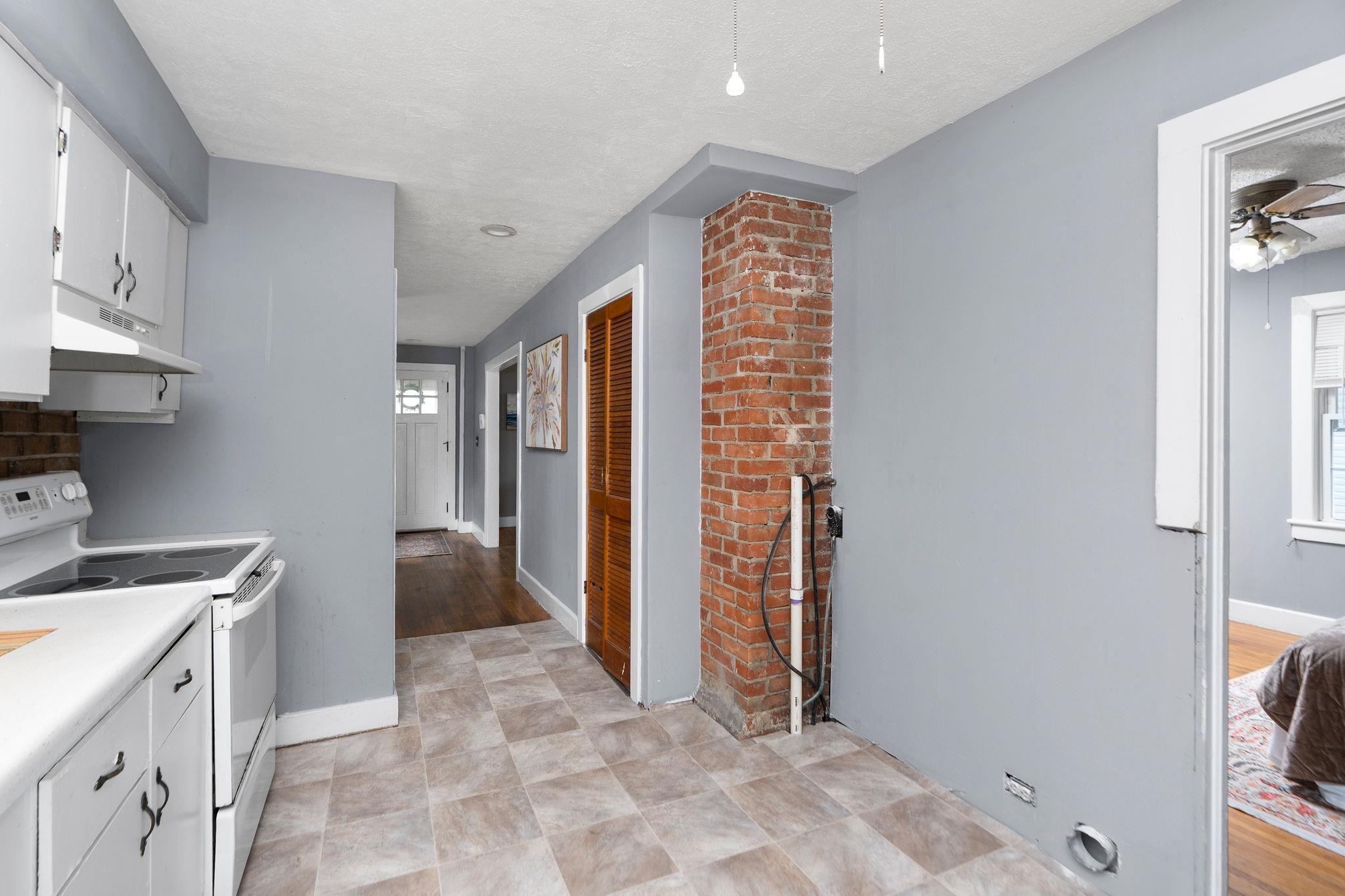 712 NELSON ST, STAUNTON, Virginia 24401, 3 Bedrooms Bedrooms, ,1 BathroomBathrooms,Residential,712 NELSON ST,670565 MLS # 670565