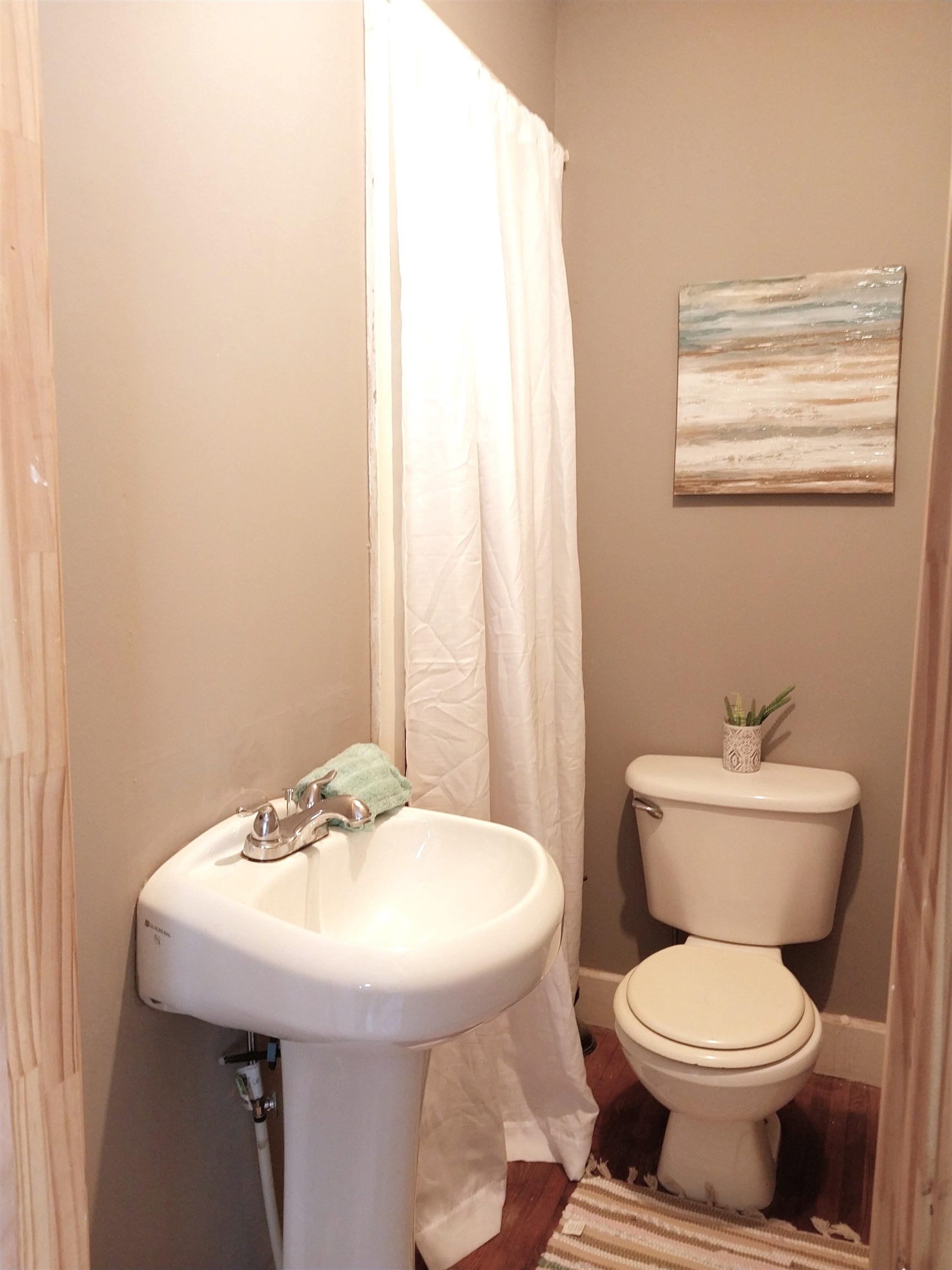 712 NELSON ST, STAUNTON, Virginia 24401, 3 Bedrooms Bedrooms, ,1 BathroomBathrooms,Residential,712 NELSON ST,670565 MLS # 670565