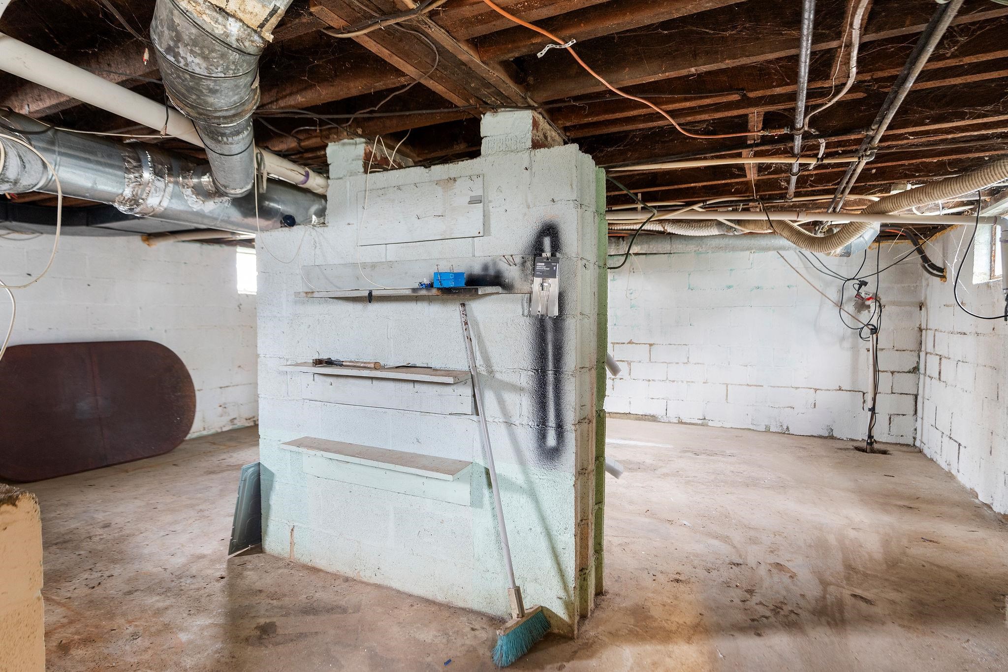 712 NELSON ST, STAUNTON, Virginia 24401, 3 Bedrooms Bedrooms, ,1 BathroomBathrooms,Residential,712 NELSON ST,670565 MLS # 670565