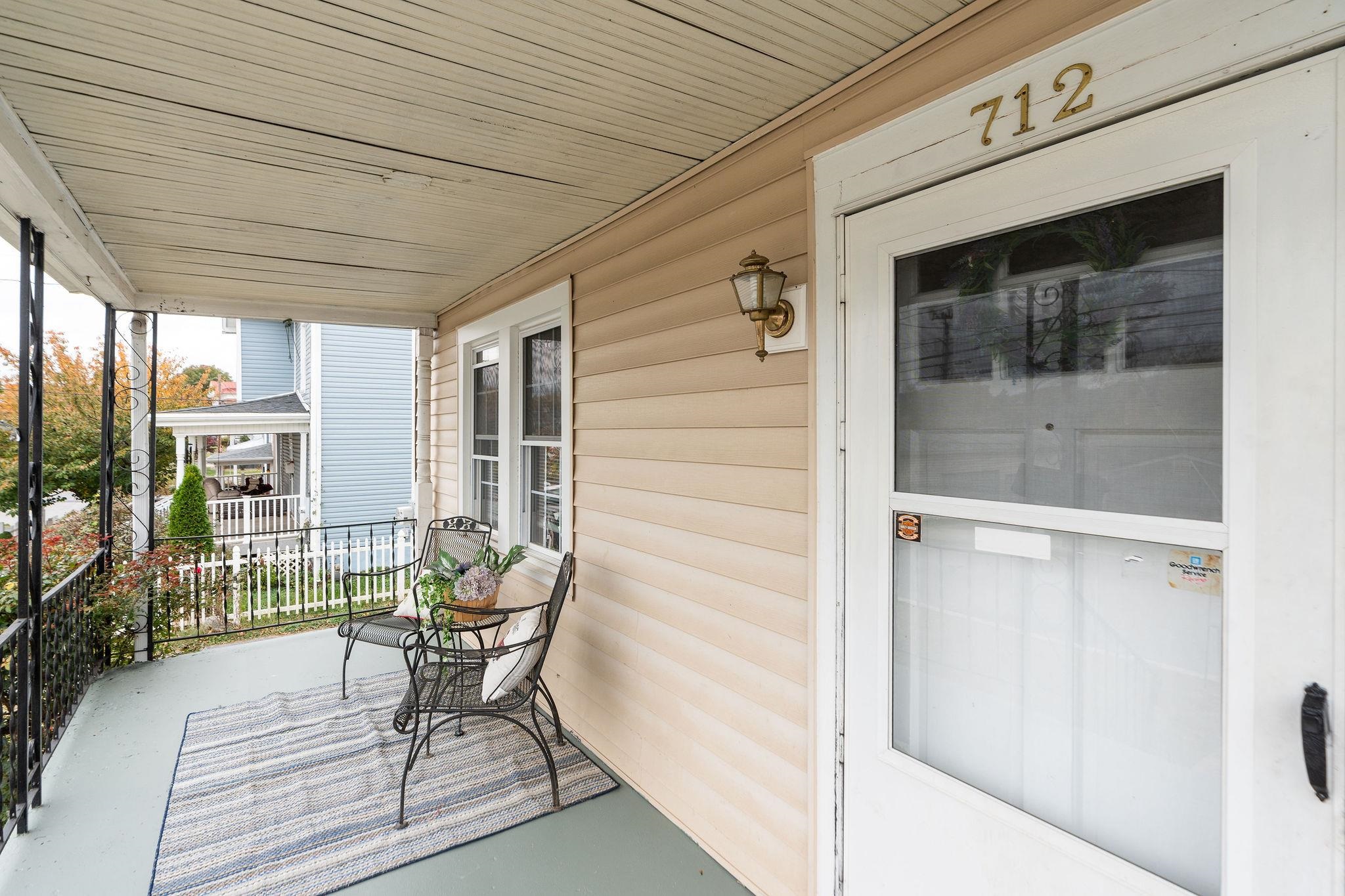 712 NELSON ST, STAUNTON, Virginia 24401, 3 Bedrooms Bedrooms, ,1 BathroomBathrooms,Residential,712 NELSON ST,670565 MLS # 670565