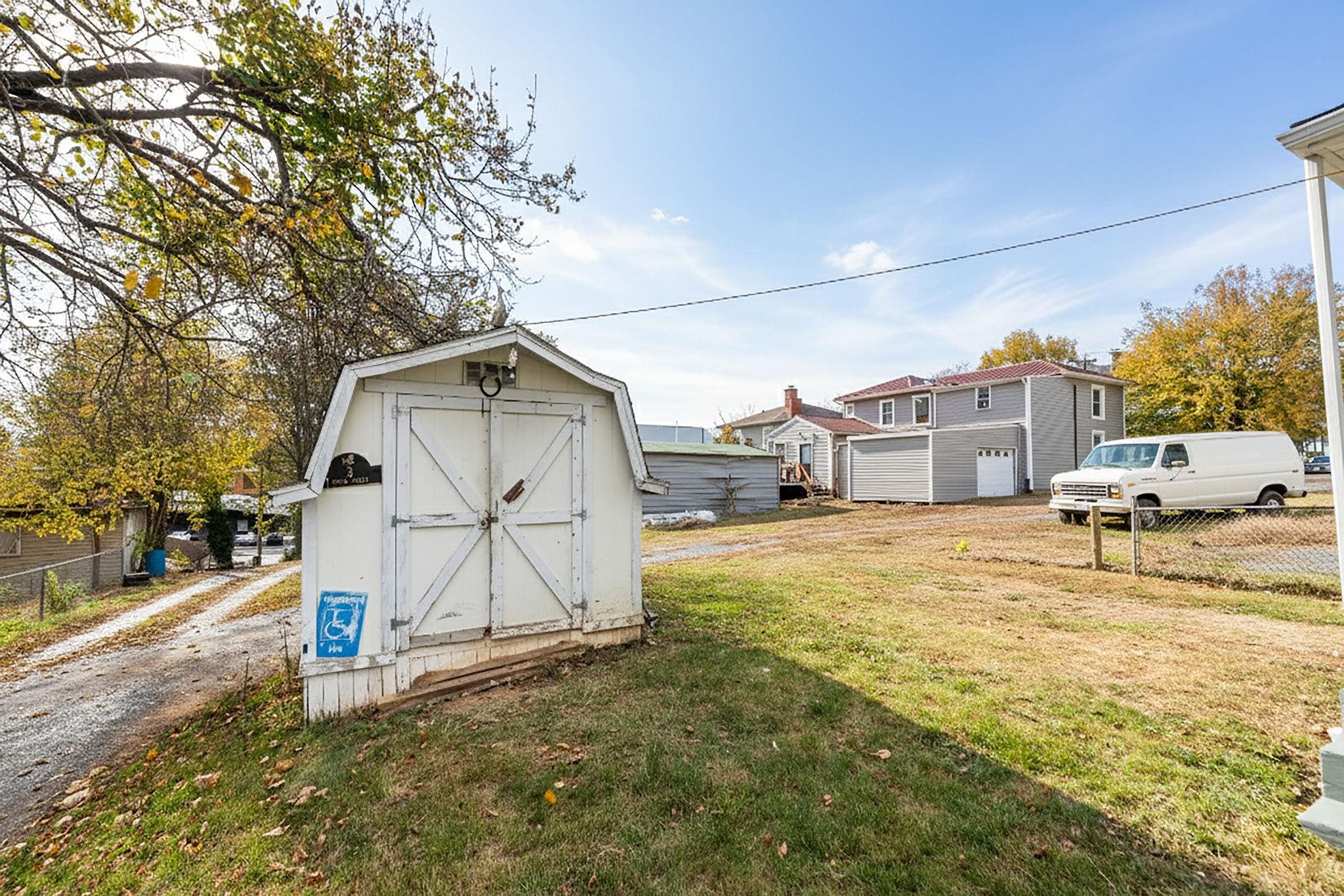 712 NELSON ST, STAUNTON, Virginia 24401, 3 Bedrooms Bedrooms, ,1 BathroomBathrooms,Residential,712 NELSON ST,670565 MLS # 670565