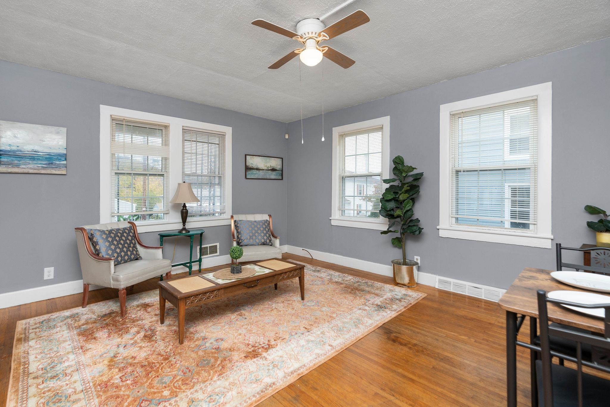 712 NELSON ST, STAUNTON, Virginia 24401, 3 Bedrooms Bedrooms, ,1 BathroomBathrooms,Residential,712 NELSON ST,670565 MLS # 670565