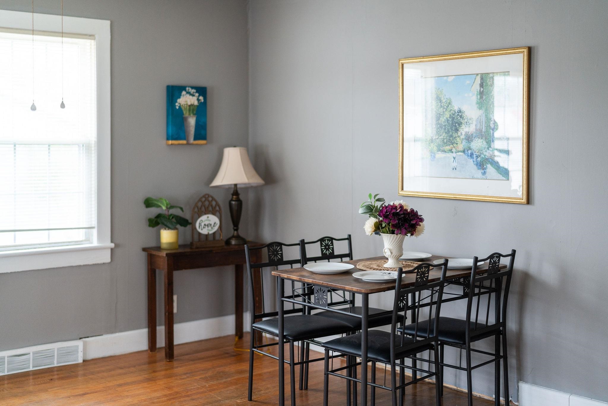 712 NELSON ST, STAUNTON, Virginia 24401, 3 Bedrooms Bedrooms, ,1 BathroomBathrooms,Residential,712 NELSON ST,670565 MLS # 670565