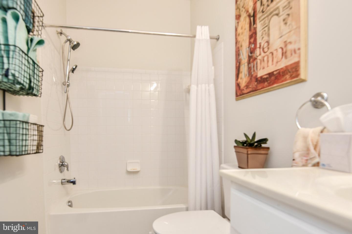 3607 MAUCHLEY CT, WARRENTON, Virginia 20187, 2 Bedrooms Bedrooms, ,2 BathroomsBathrooms,Residential,For sale,3607 MAUCHLEY CT,VAFQ2017868 MLS # VAFQ2017868