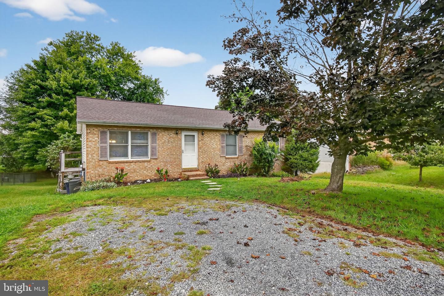 315 CHINKAPIN DR, STEPHENS CITY, Virginia 22655, 4 Bedrooms Bedrooms, ,2 BathroomsBathrooms,Residential,For sale,315 CHINKAPIN DR,VAFV2036578 MLS # VAFV2036578