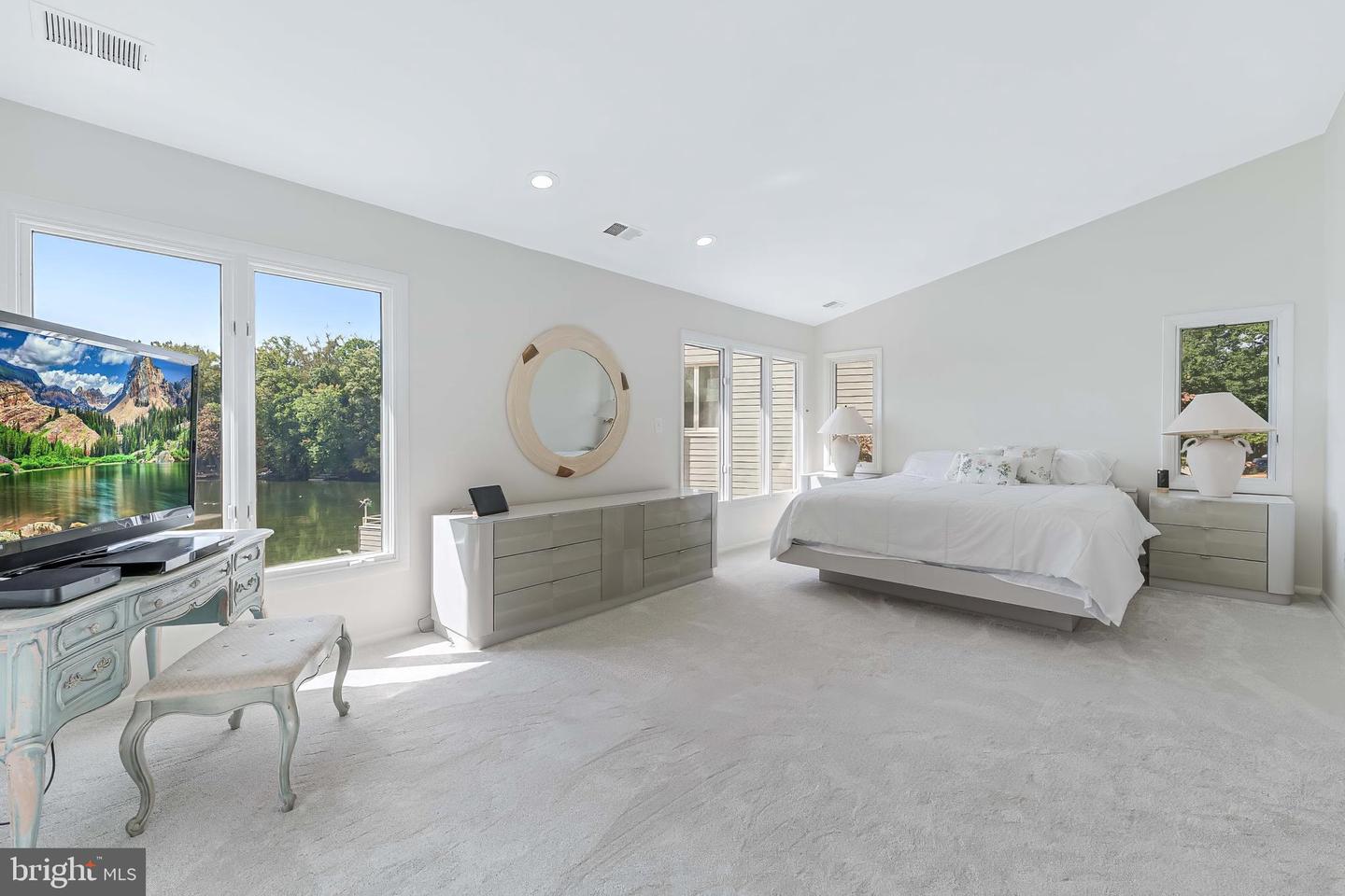 1933 LAKEPORT WAY, RESTON, Virginia 20191, 3 Bedrooms Bedrooms, ,2 BathroomsBathrooms,Residential,For sale,1933 LAKEPORT WAY,VAFX2267172 MLS # VAFX2267172 1933 LAKEPORT WAY, RESTON, Virginia 20191, 3 Bedrooms Bedrooms, ,2 BathroomsBathrooms,Residential,For sale,1933 LAKEPORT WAY,VAFX2267172 MLS # VAFX2267172