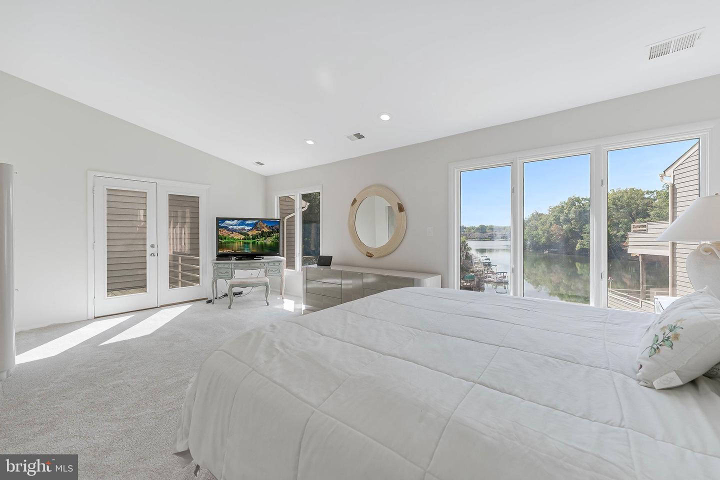 1933 LAKEPORT WAY, RESTON, Virginia 20191, 3 Bedrooms Bedrooms, ,2 BathroomsBathrooms,Residential,For sale,1933 LAKEPORT WAY,VAFX2267172 MLS # VAFX2267172 1933 LAKEPORT WAY, RESTON, Virginia 20191, 3 Bedrooms Bedrooms, ,2 BathroomsBathrooms,Residential,For sale,1933 LAKEPORT WAY,VAFX2267172 MLS # VAFX2267172