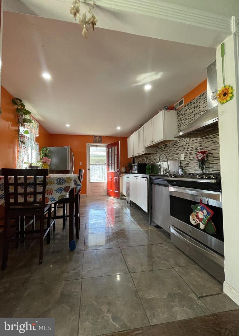 3900 ELMWOOD DR, ALEXANDRIA, Virginia 22303, 4 Bedrooms Bedrooms, ,2 BathroomsBathrooms,Residential,For sale,3900 ELMWOOD DR,VAFX2269834 MLS # VAFX2269834 3900 ELMWOOD DR, ALEXANDRIA, Virginia 22303, 4 Bedrooms Bedrooms, ,2 BathroomsBathrooms,Residential,For sale,3900 ELMWOOD DR,VAFX2269834 MLS # VAFX2269834