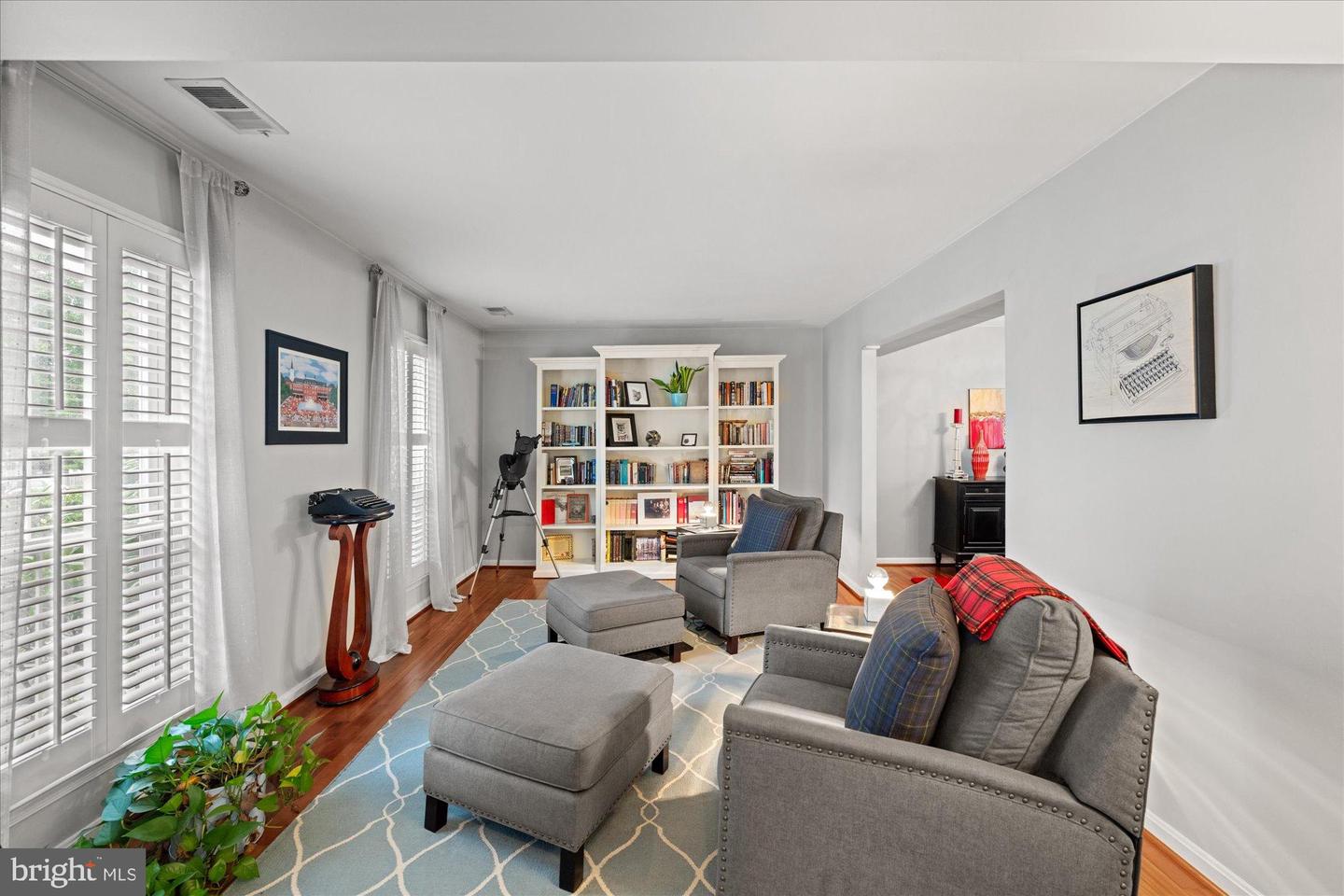 7204 RACEPOINT WAY, ALEXANDRIA, Virginia 22315, 4 Bedrooms Bedrooms, 13 Rooms Rooms,3 BathroomsBathrooms,Residential,For sale,7204 RACEPOINT WAY,VAFX2270186 MLS # VAFX2270186