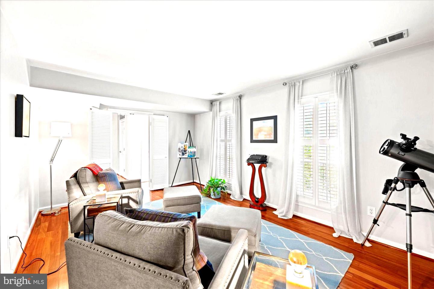 7204 RACEPOINT WAY, ALEXANDRIA, Virginia 22315, 4 Bedrooms Bedrooms, 13 Rooms Rooms,3 BathroomsBathrooms,Residential,For sale,7204 RACEPOINT WAY,VAFX2270186 MLS # VAFX2270186