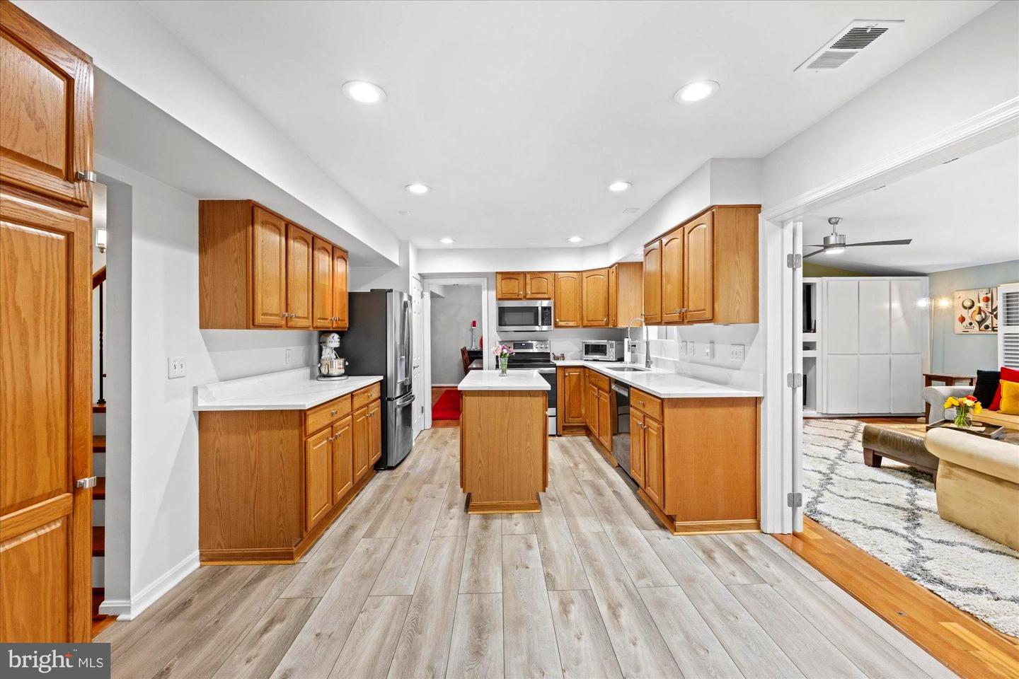 7204 RACEPOINT WAY, ALEXANDRIA, Virginia 22315, 4 Bedrooms Bedrooms, 13 Rooms Rooms,3 BathroomsBathrooms,Residential,For sale,7204 RACEPOINT WAY,VAFX2270186 MLS # VAFX2270186