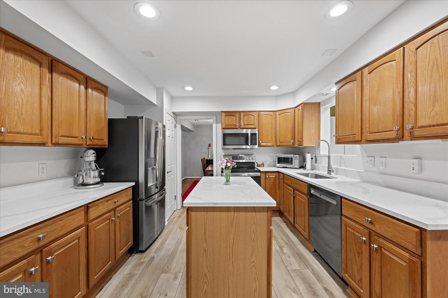 7204 RACEPOINT WAY, ALEXANDRIA, Virginia 22315, 4 Bedrooms Bedrooms, 13 Rooms Rooms,3 BathroomsBathrooms,Residential,For sale,7204 RACEPOINT WAY,VAFX2270186 MLS # VAFX2270186