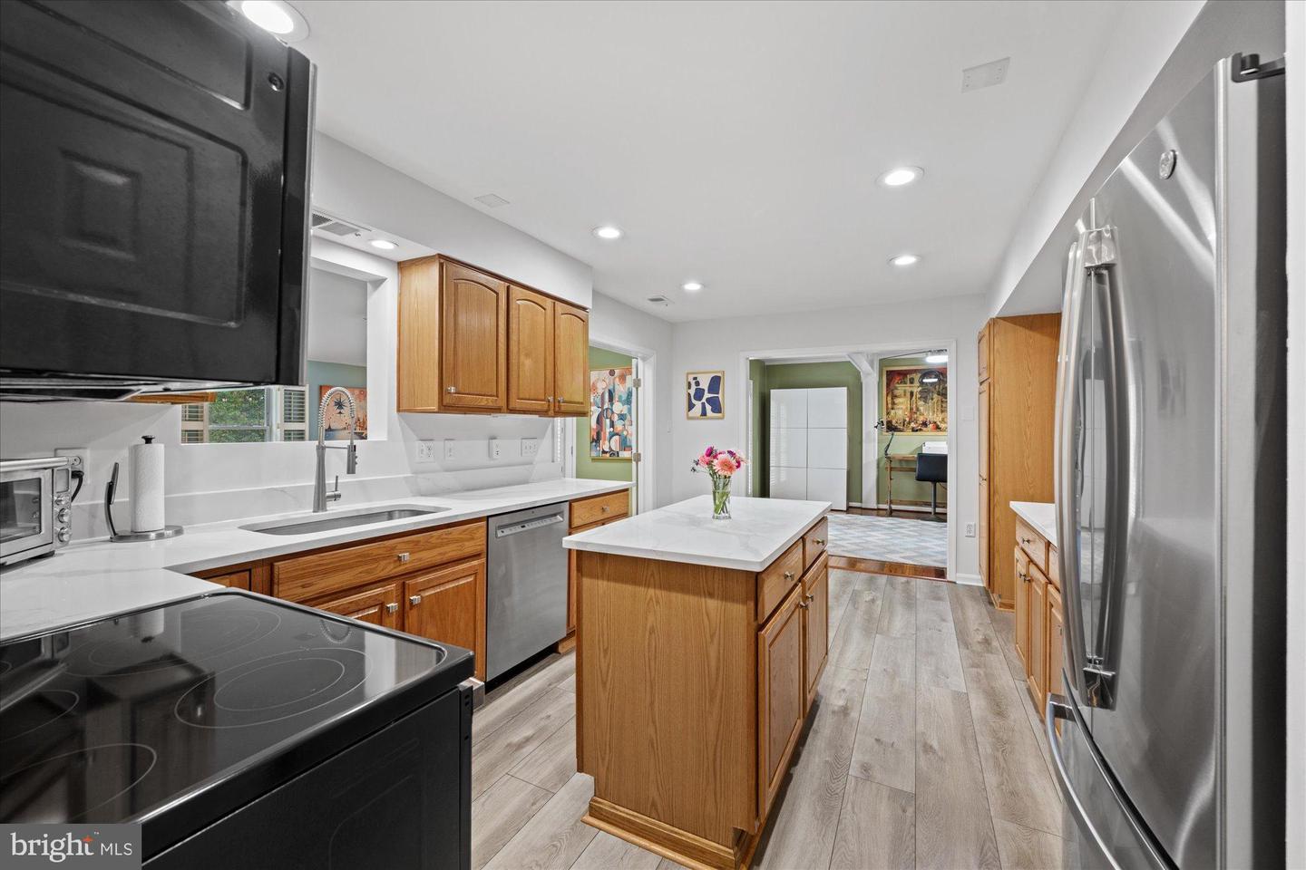 7204 RACEPOINT WAY, ALEXANDRIA, Virginia 22315, 4 Bedrooms Bedrooms, 13 Rooms Rooms,3 BathroomsBathrooms,Residential,For sale,7204 RACEPOINT WAY,VAFX2270186 MLS # VAFX2270186