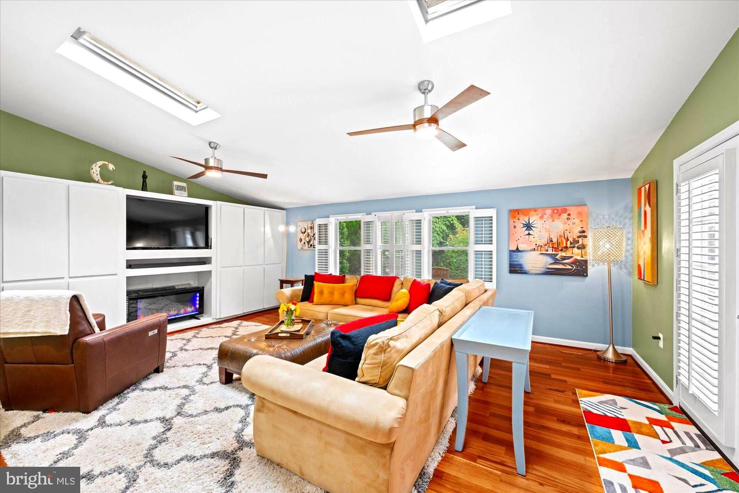 7204 RACEPOINT WAY, ALEXANDRIA, Virginia 22315, 4 Bedrooms Bedrooms, 13 Rooms Rooms,3 BathroomsBathrooms,Residential,For sale,7204 RACEPOINT WAY,VAFX2270186 MLS # VAFX2270186