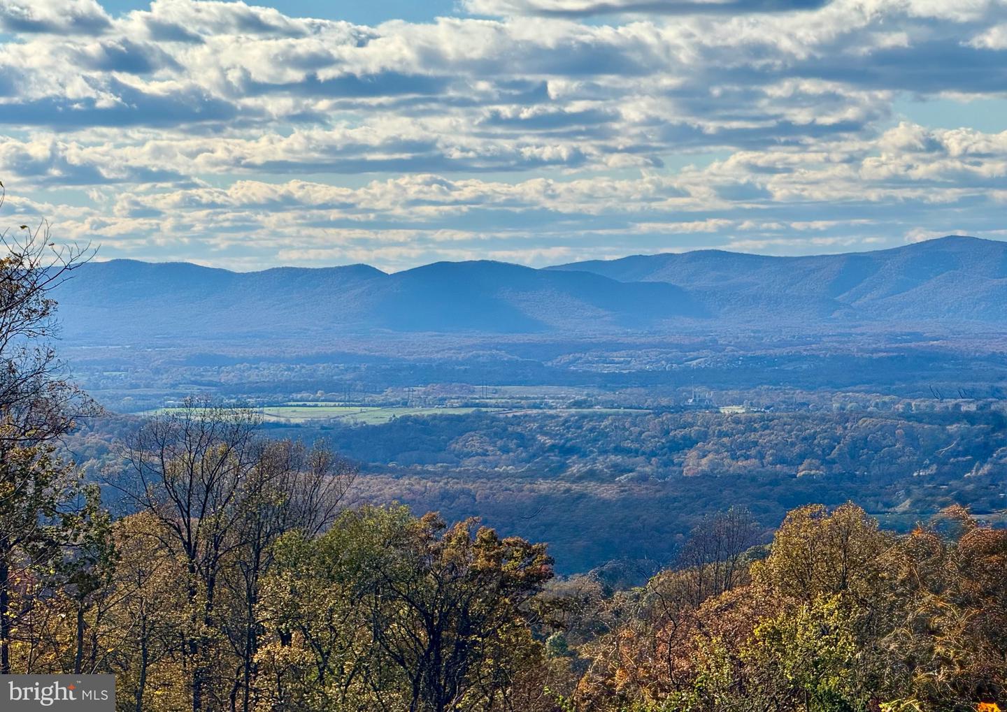 4 LEE DRIVE, LINDEN, Virginia 22642, 3 Bedrooms Bedrooms, ,2 BathroomsBathrooms,Residential,For sale,4 LEE DRIVE,VAWR2012742 MLS # VAWR2012742