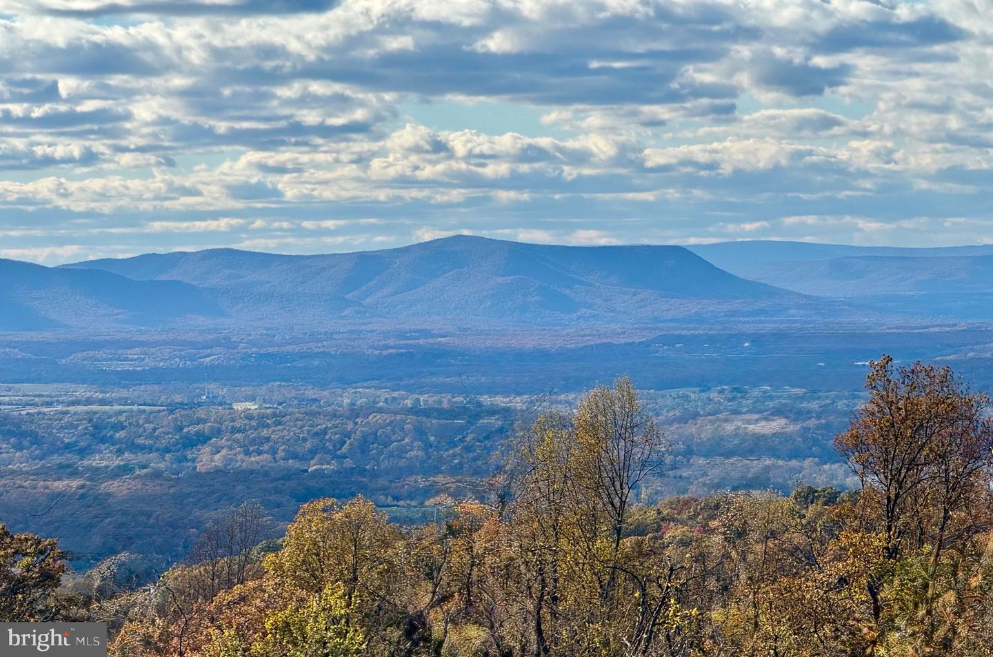 4 LEE DRIVE, LINDEN, Virginia 22642, 3 Bedrooms Bedrooms, ,2 BathroomsBathrooms,Residential,For sale,4 LEE DRIVE,VAWR2012742 MLS # VAWR2012742