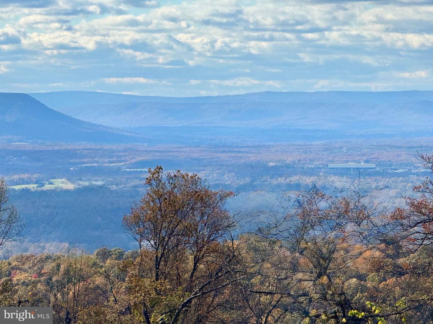 4 LEE DRIVE, LINDEN, Virginia 22642, 3 Bedrooms Bedrooms, ,2 BathroomsBathrooms,Residential,For sale,4 LEE DRIVE,VAWR2012742 MLS # VAWR2012742