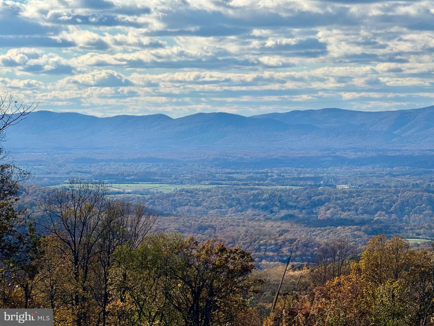 4 LEE DRIVE, LINDEN, Virginia 22642, 3 Bedrooms Bedrooms, ,2 BathroomsBathrooms,Residential,For sale,4 LEE DRIVE,VAWR2012742 MLS # VAWR2012742