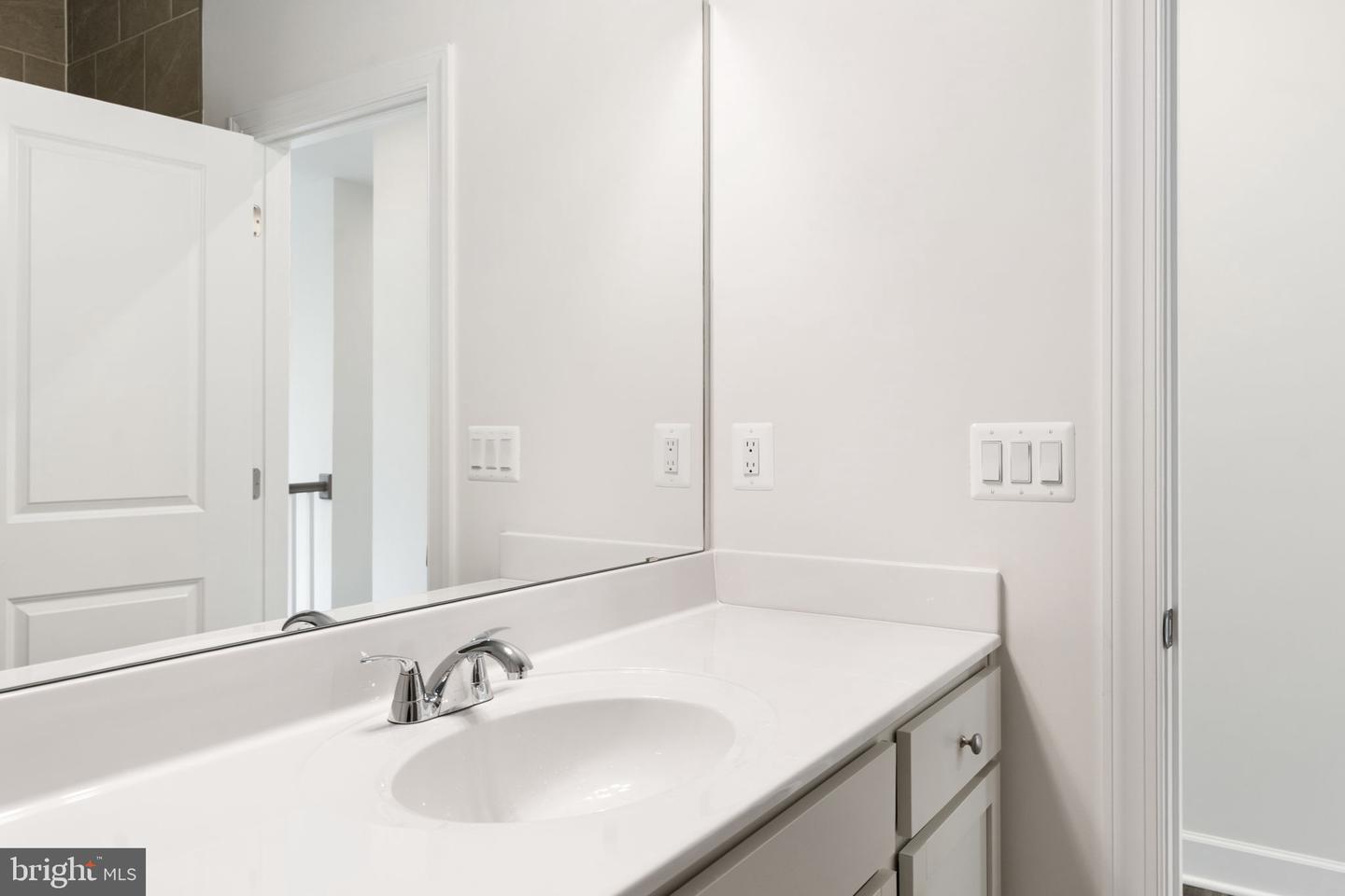 11568 CHAPMAN MILL DR, GLEN ALLEN, Virginia 23060, 4 Bedrooms Bedrooms, ,2 BathroomsBathrooms,Residential,For sale,11568 CHAPMAN MILL DR,VAHN2001112 MLS # VAHN2001112