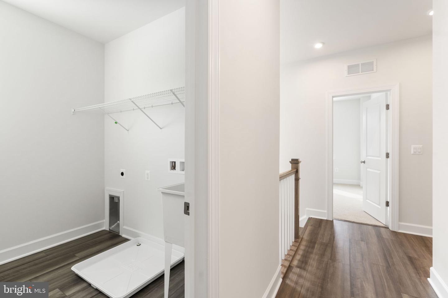 11568 CHAPMAN MILL DR, GLEN ALLEN, Virginia 23060, 4 Bedrooms Bedrooms, ,2 BathroomsBathrooms,Residential,For sale,11568 CHAPMAN MILL DR,VAHN2001112 MLS # VAHN2001112