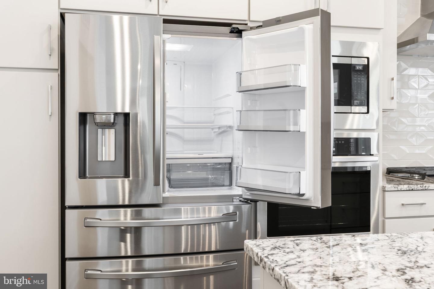 11568 CHAPMAN MILL DR, GLEN ALLEN, Virginia 23060, 4 Bedrooms Bedrooms, ,2 BathroomsBathrooms,Residential,For sale,11568 CHAPMAN MILL DR,VAHN2001112 MLS # VAHN2001112