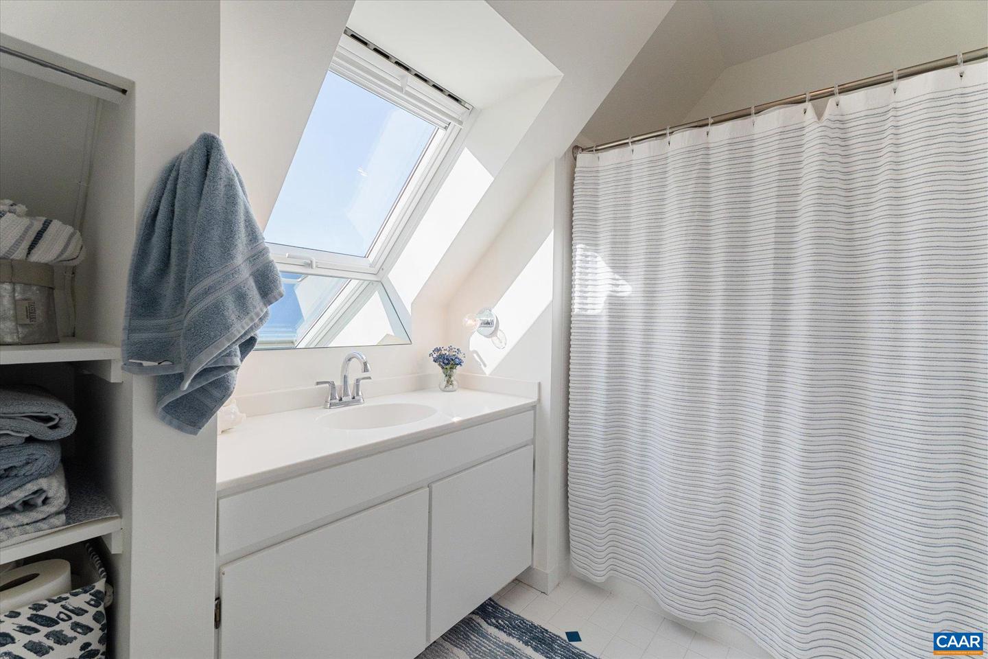 301 NW 2ND ST #C, CHARLOTTESVILLE, Virginia 22902, 2 Bedrooms Bedrooms, ,2 BathroomsBathrooms,Residential,For sale,301 NW 2ND ST #C,670896 MLS # 670896